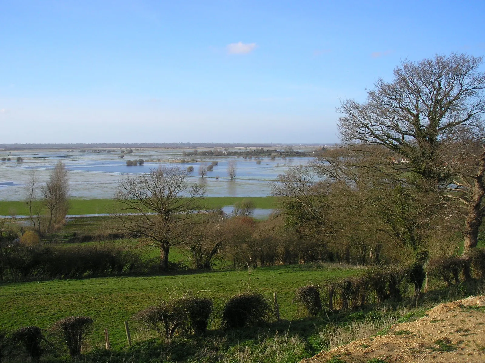 Photo showing: Graignes-Mesnil-Angot(Normandy, France). Sight towards the marsh of Cotentin from the borough of Graignes.