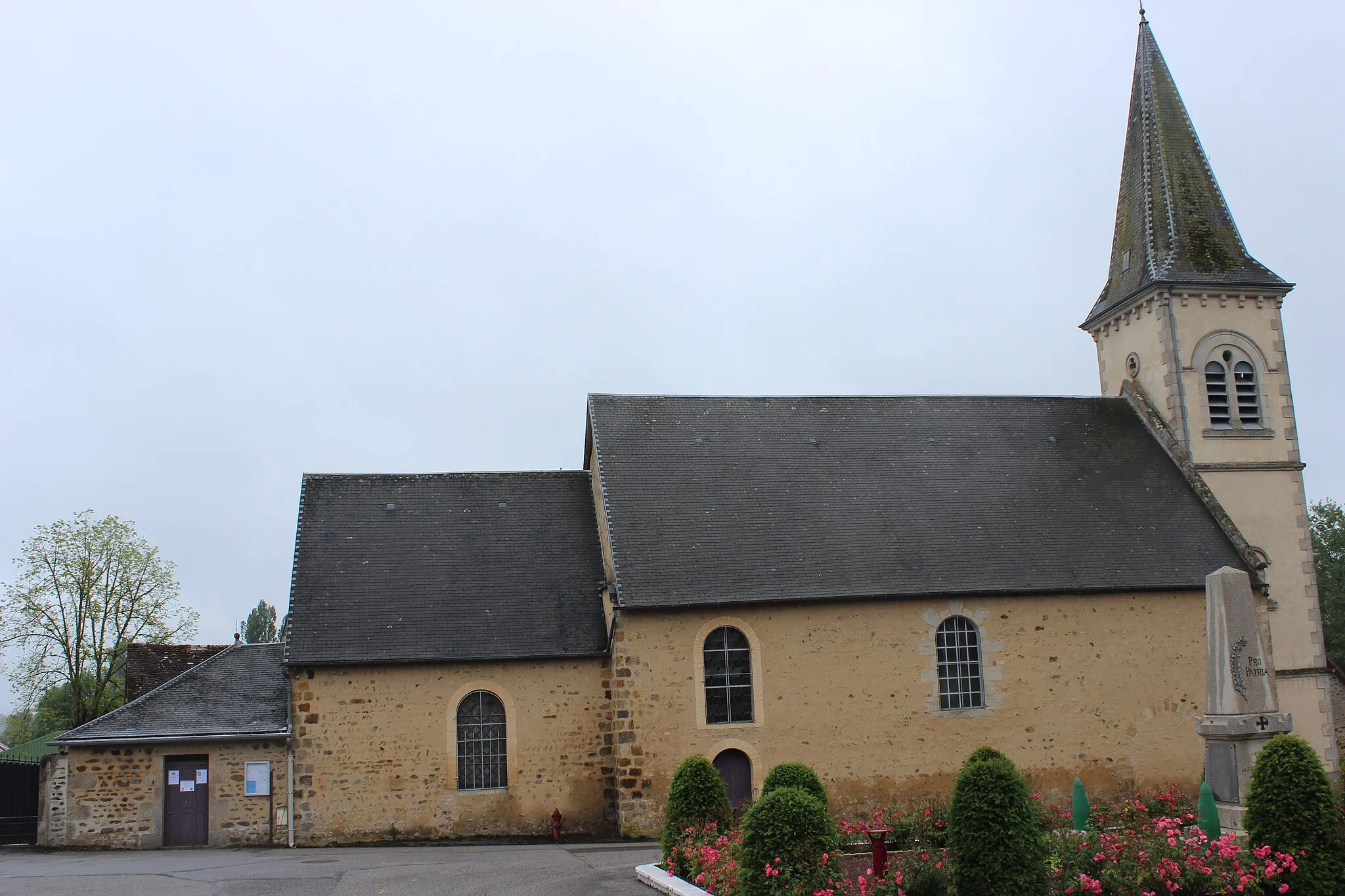 Photo showing: La Ferrière Bochard - église