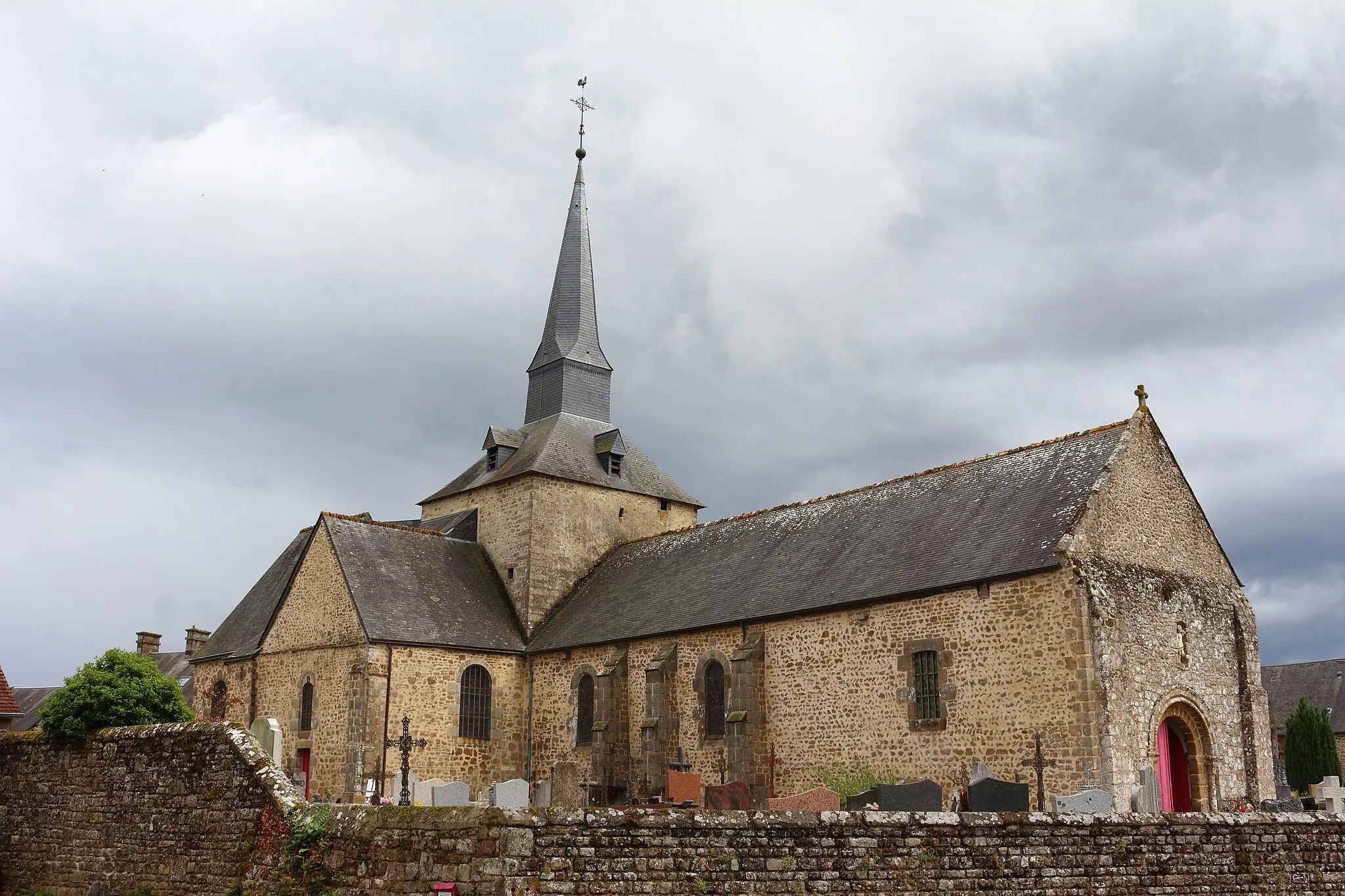 Photo showing: L'église Sainte-Marguerite de Carrouges (commune de Sainte-Marguerite-de-Carrouges, Orne, Normandie, France).