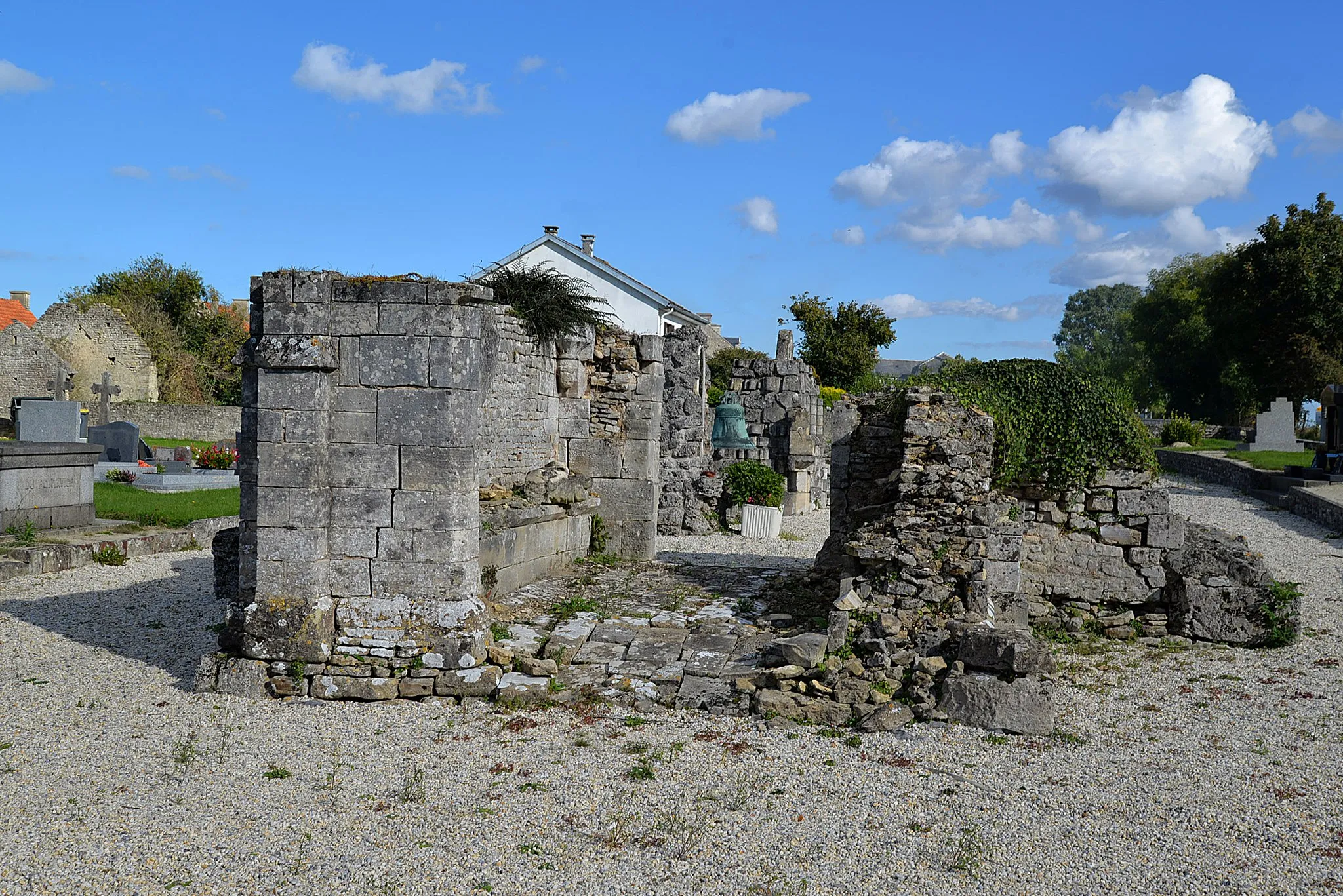 Photo showing: Longues-sur-Mer (Calvados)