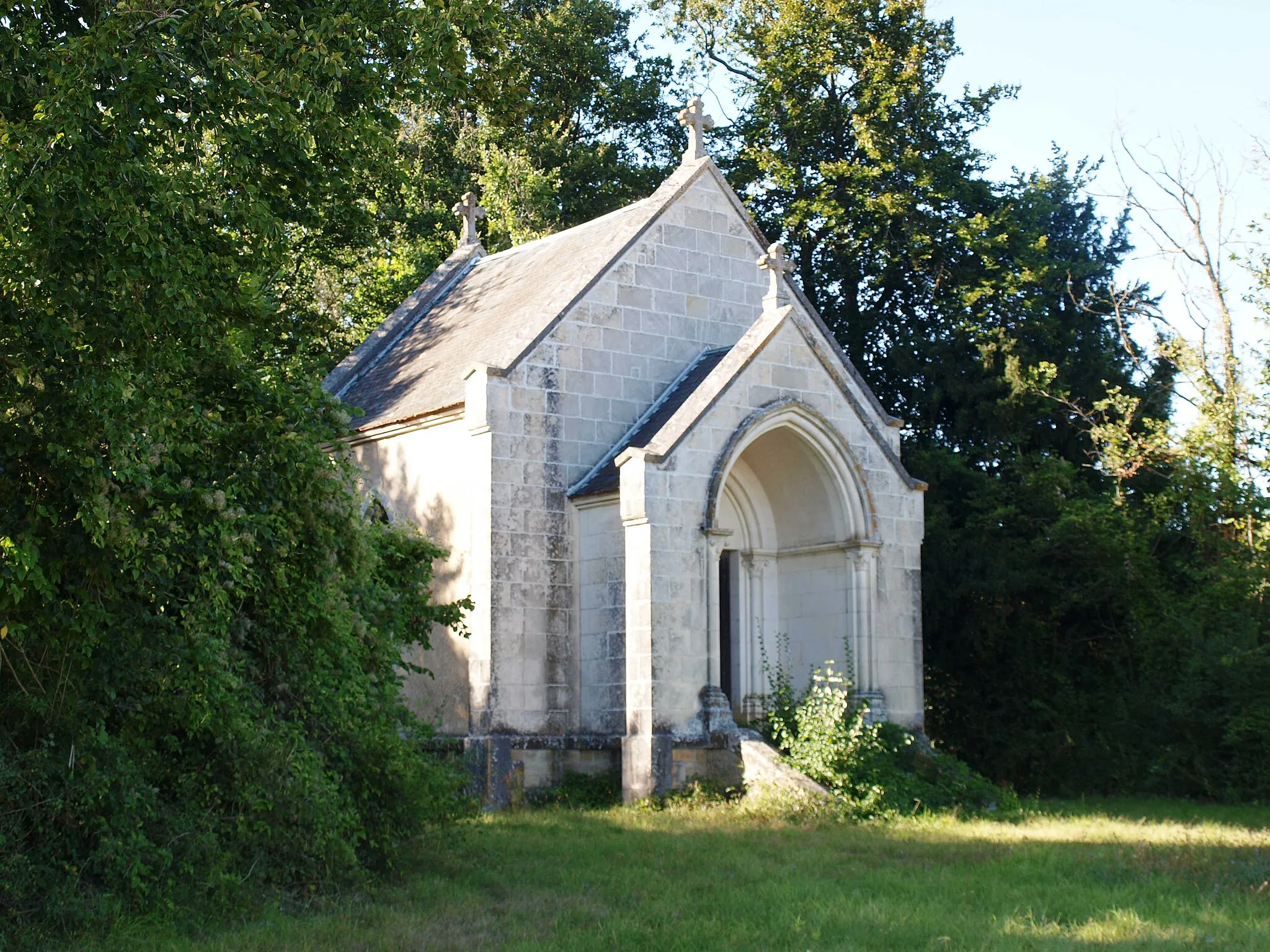 Photo showing: Sainpuits (Yonne, France) ; au cimetière