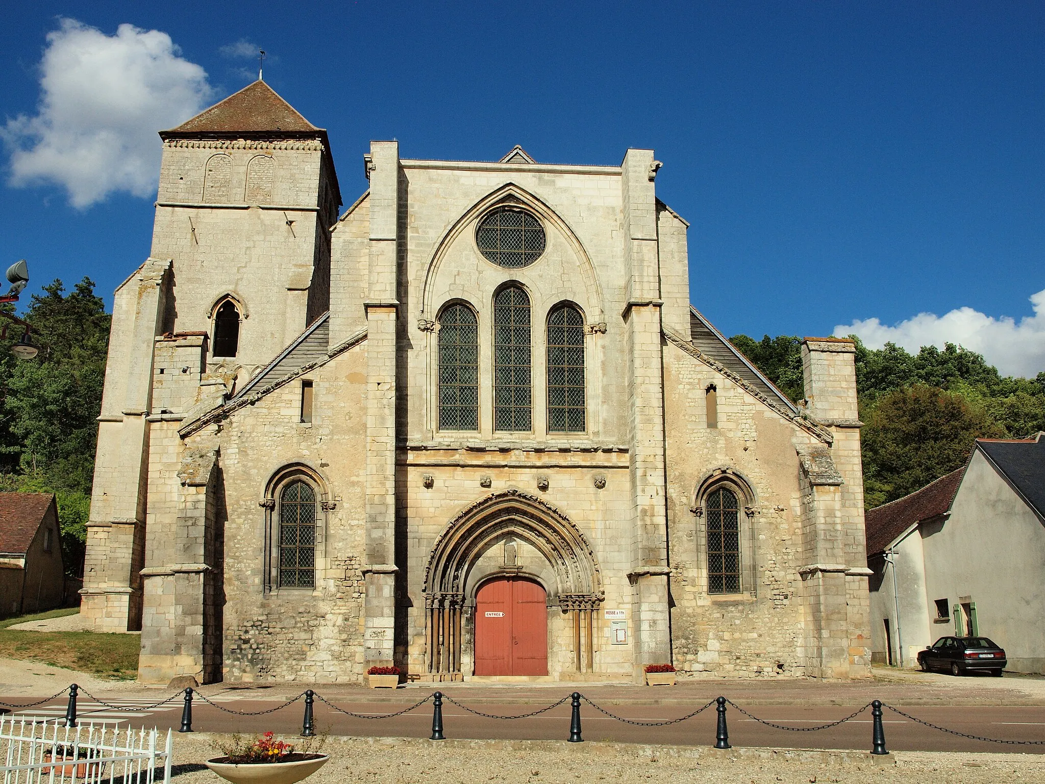 Photo showing: Église Saint-Phal de Gy-l'Évêque (Yonne, France)