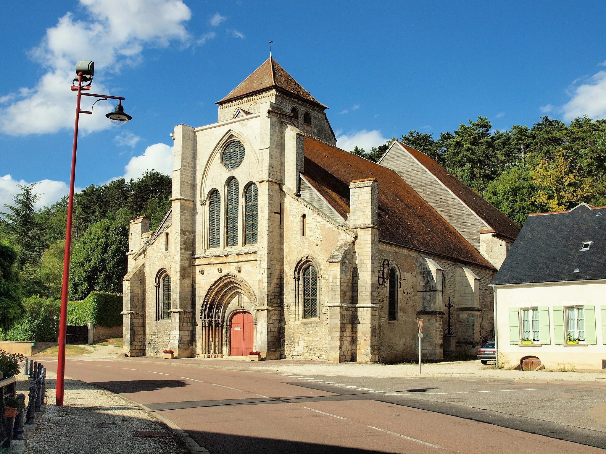 Photo showing: Église Saint-Phal de Gy-l'Évêque (Yonne, France)