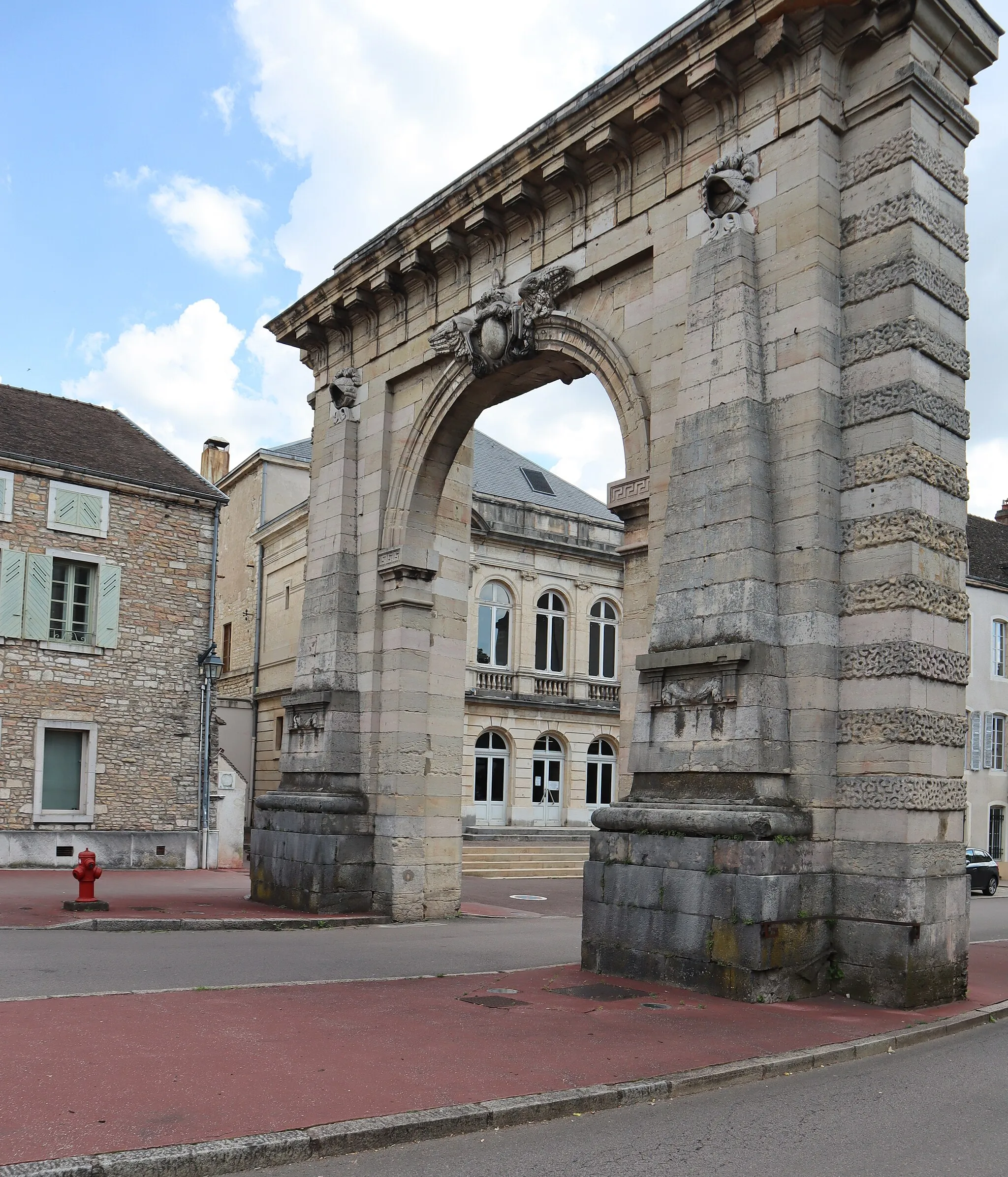 Photo showing: Porte Saint-Nicolas à Beaune (21).