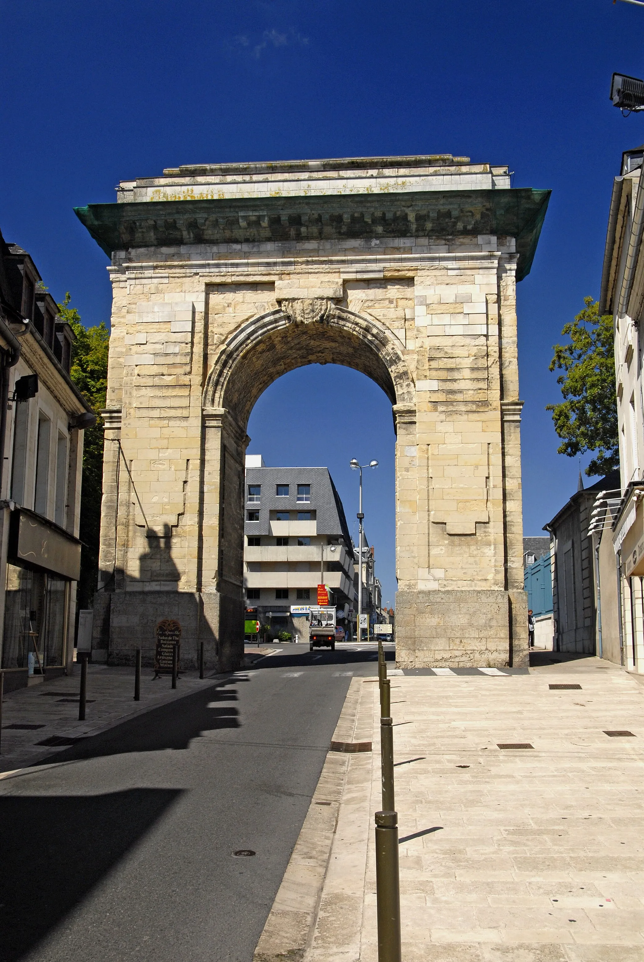 Photo showing: Nevers, Tour Goguin