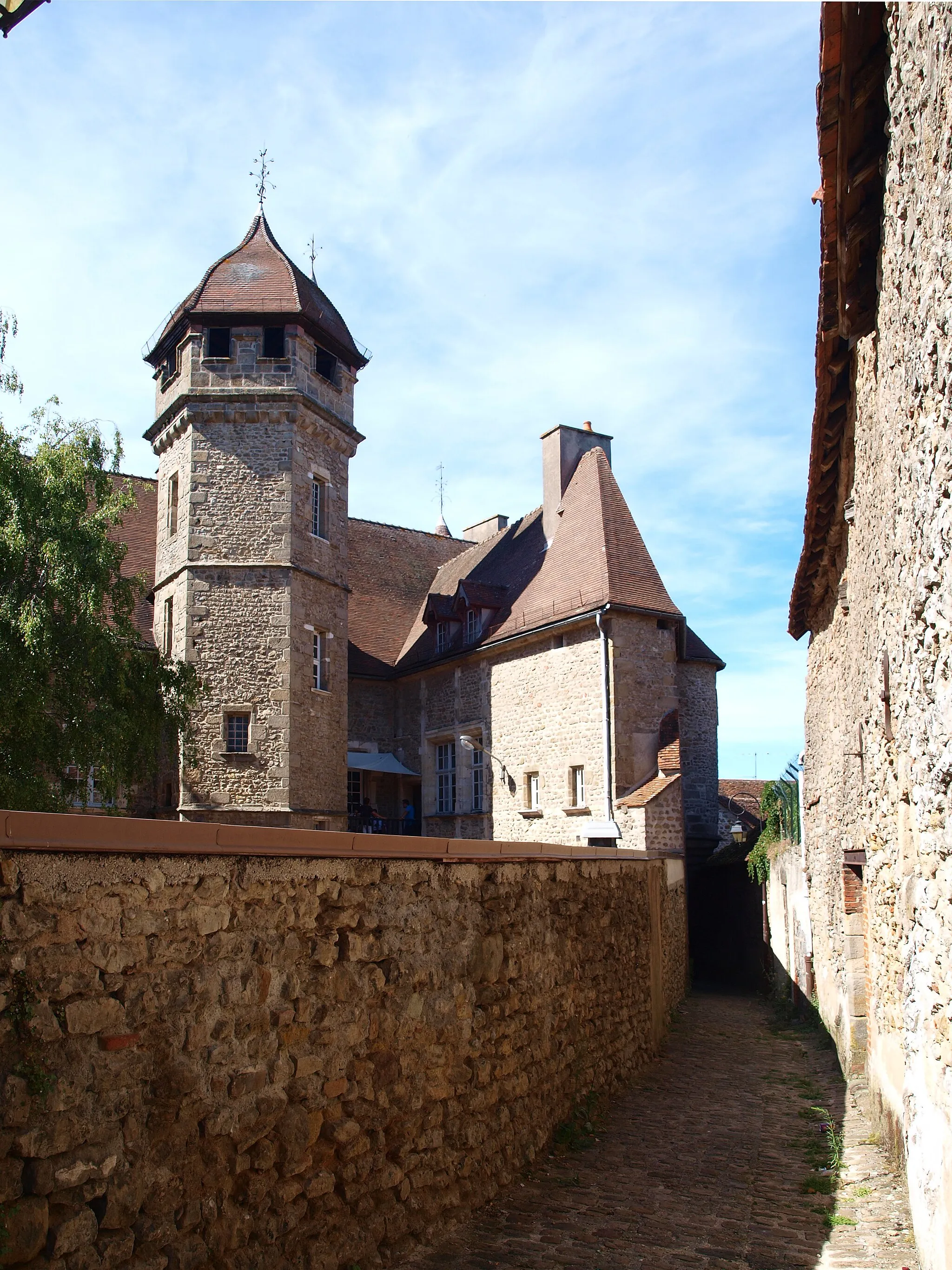 Photo showing: Arnay-le-Duc (Côte d'Or, France) ; château Condé