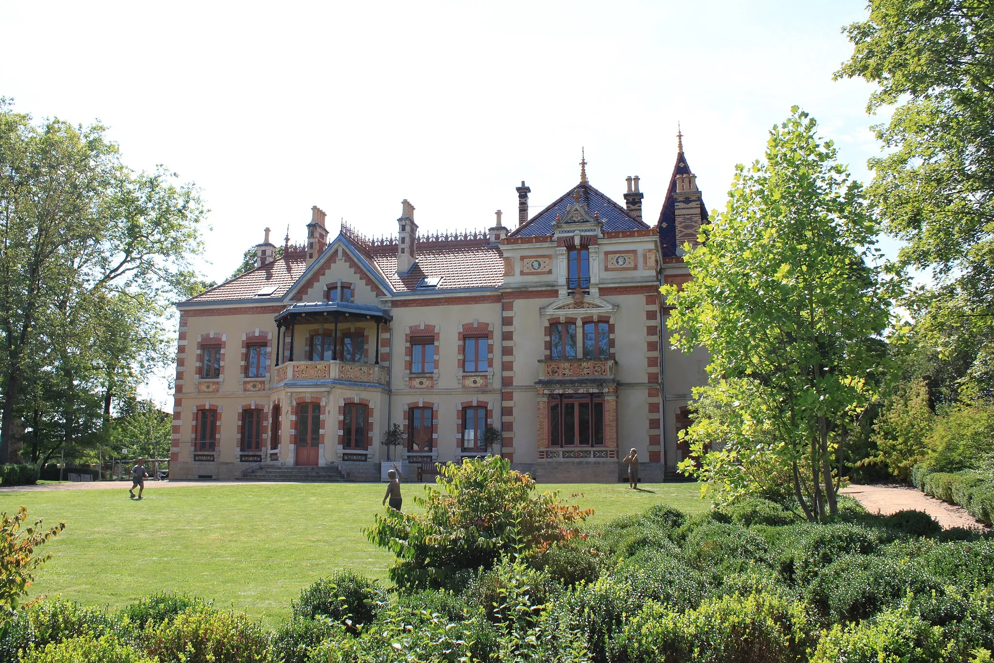 Photo showing: 1Villa Perrusson, Saône-et-Loire, Bourgogne, France.