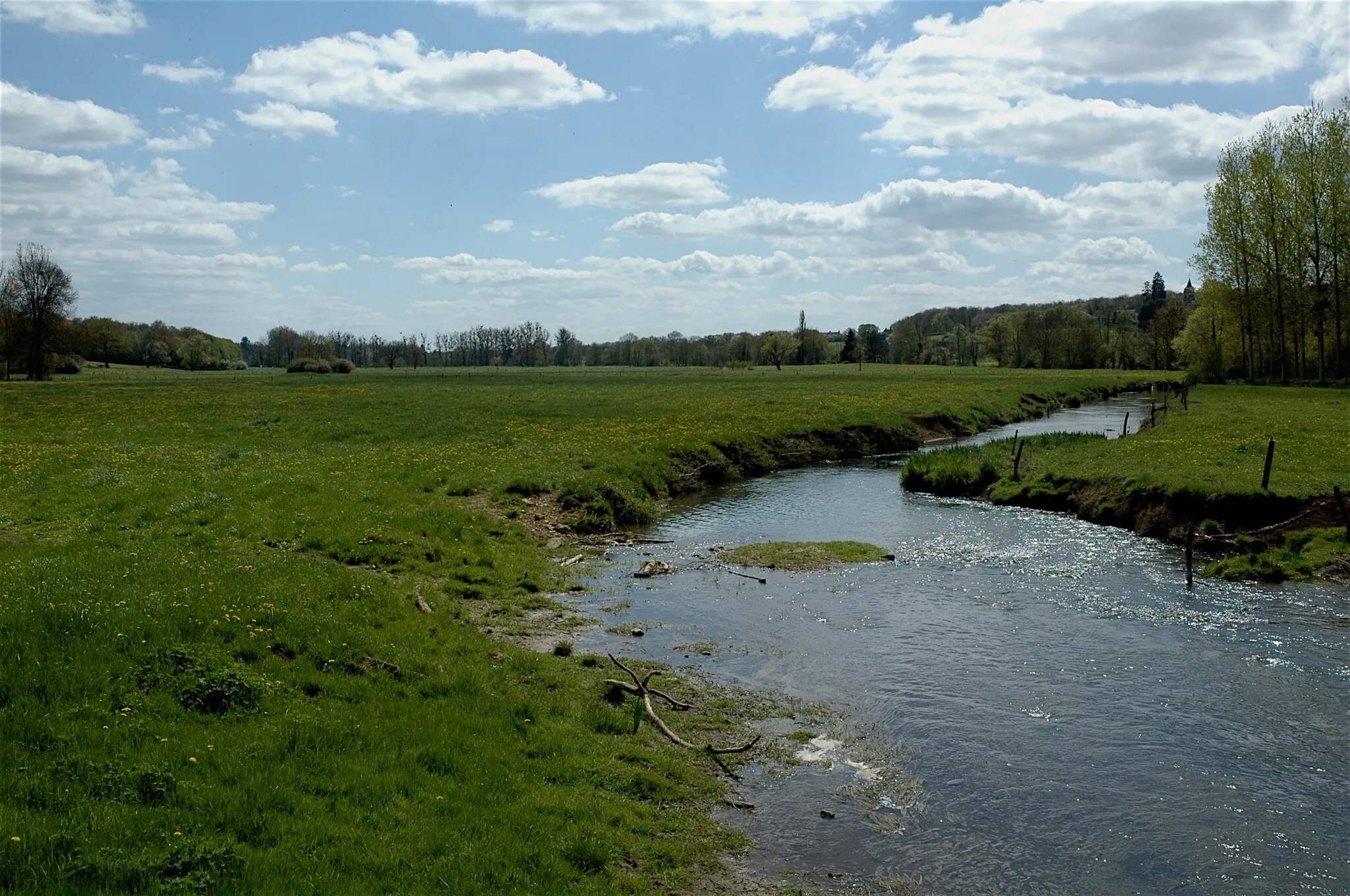 Photo showing: The Nièvre river at spring, La Celle Sur Nièvre, Nièvre, France