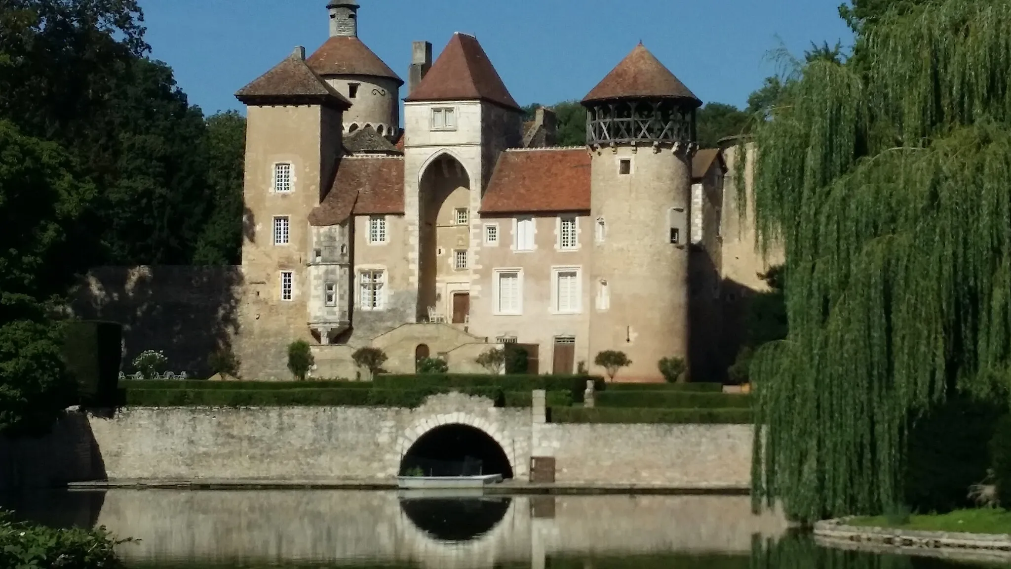 Photo showing: This building is indexed in the base Mérimée, a database of architectural heritage maintained by the French Ministry of Culture, under the reference PA00113477 .