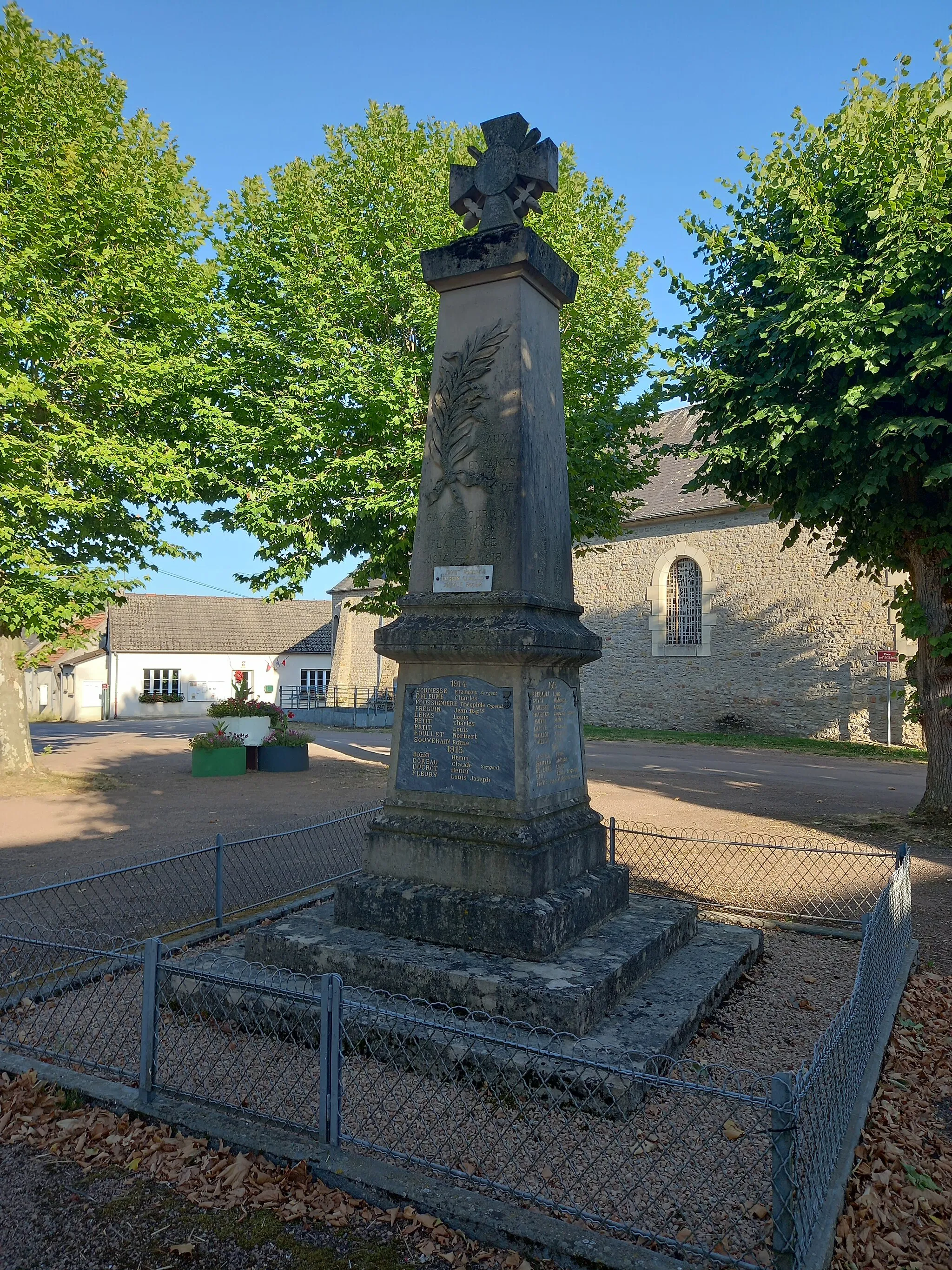 Photo showing: monument morts de Saxi-Bourdon  situé dans la Nièvre, en France