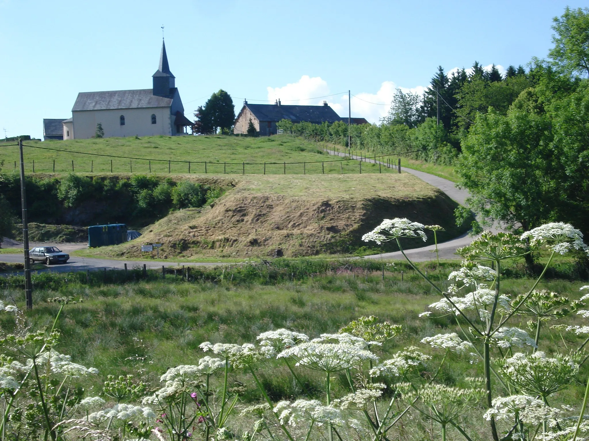 Photo showing: Vue sur Gien-sur-Cure (Nièvre, Fr).