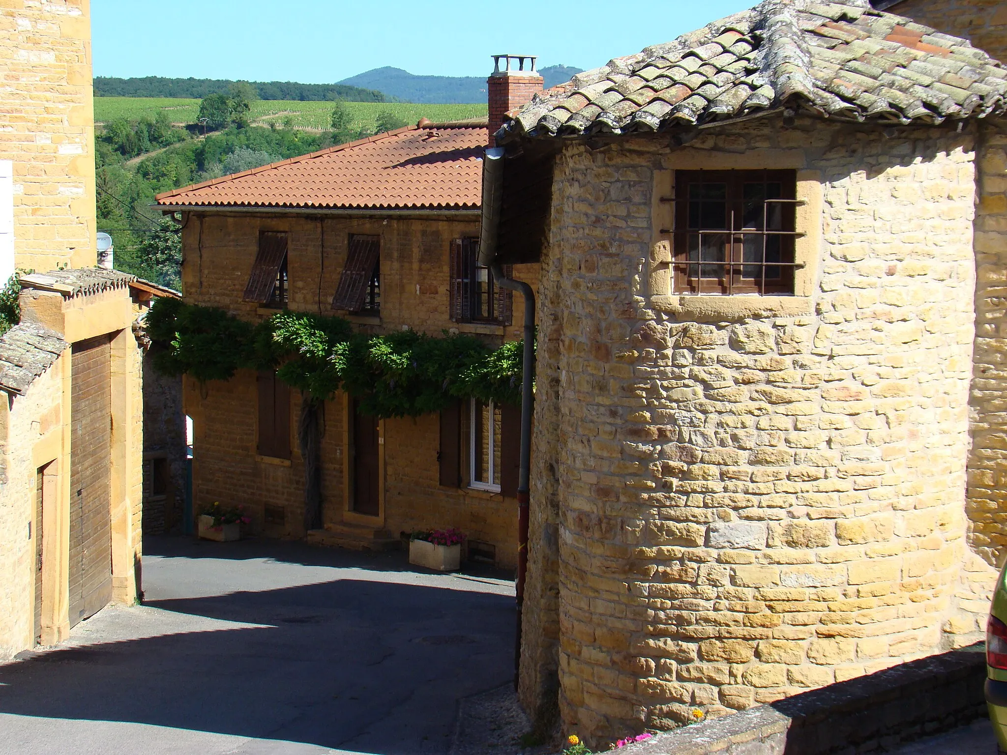 Photo showing: Pierres dorées à Pouilly-le-Monial