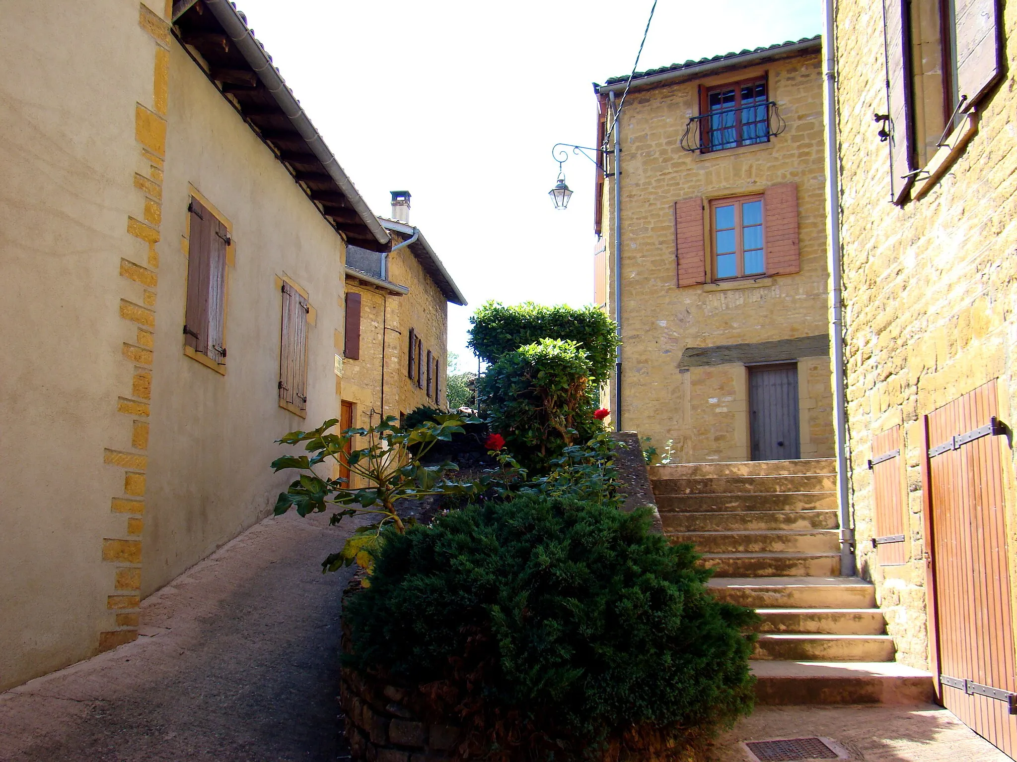 Photo showing: Pierres dorées à Pouilly-le-Monial