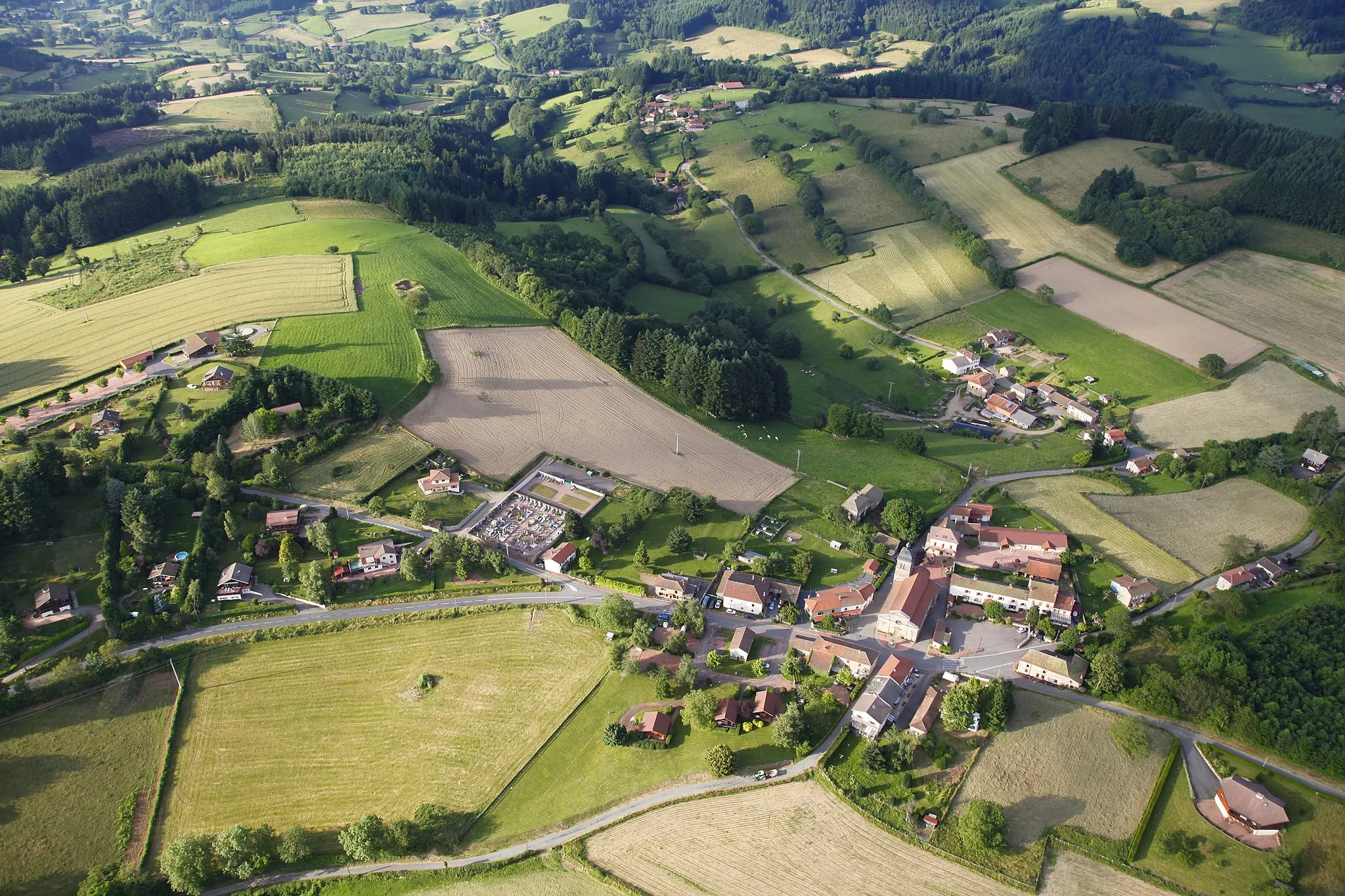 Photo showing: Vue du ciel de notre village.