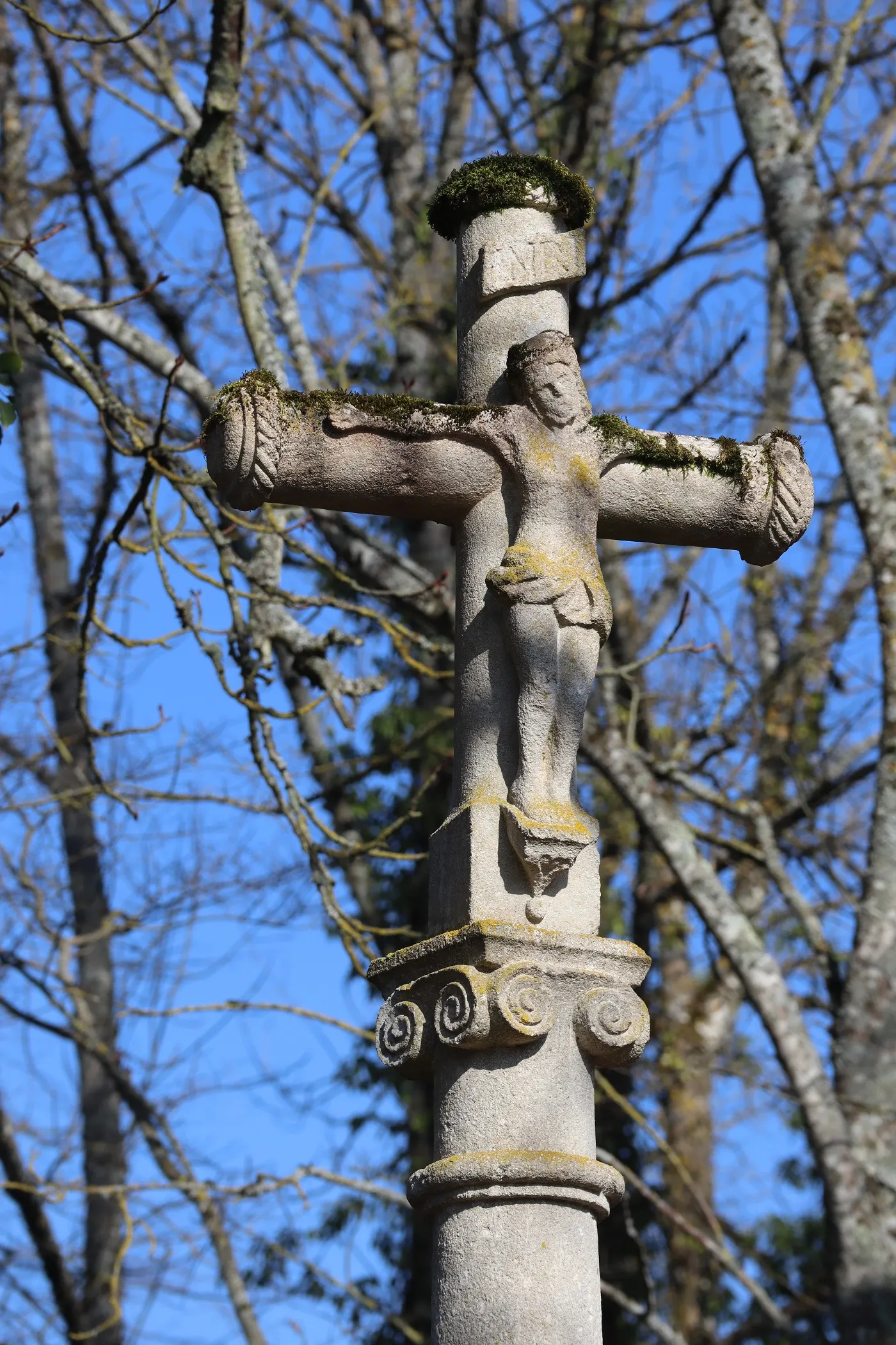 Photo showing: Croix près du Suzon et du château de Messigny-et-Vantoux (21).