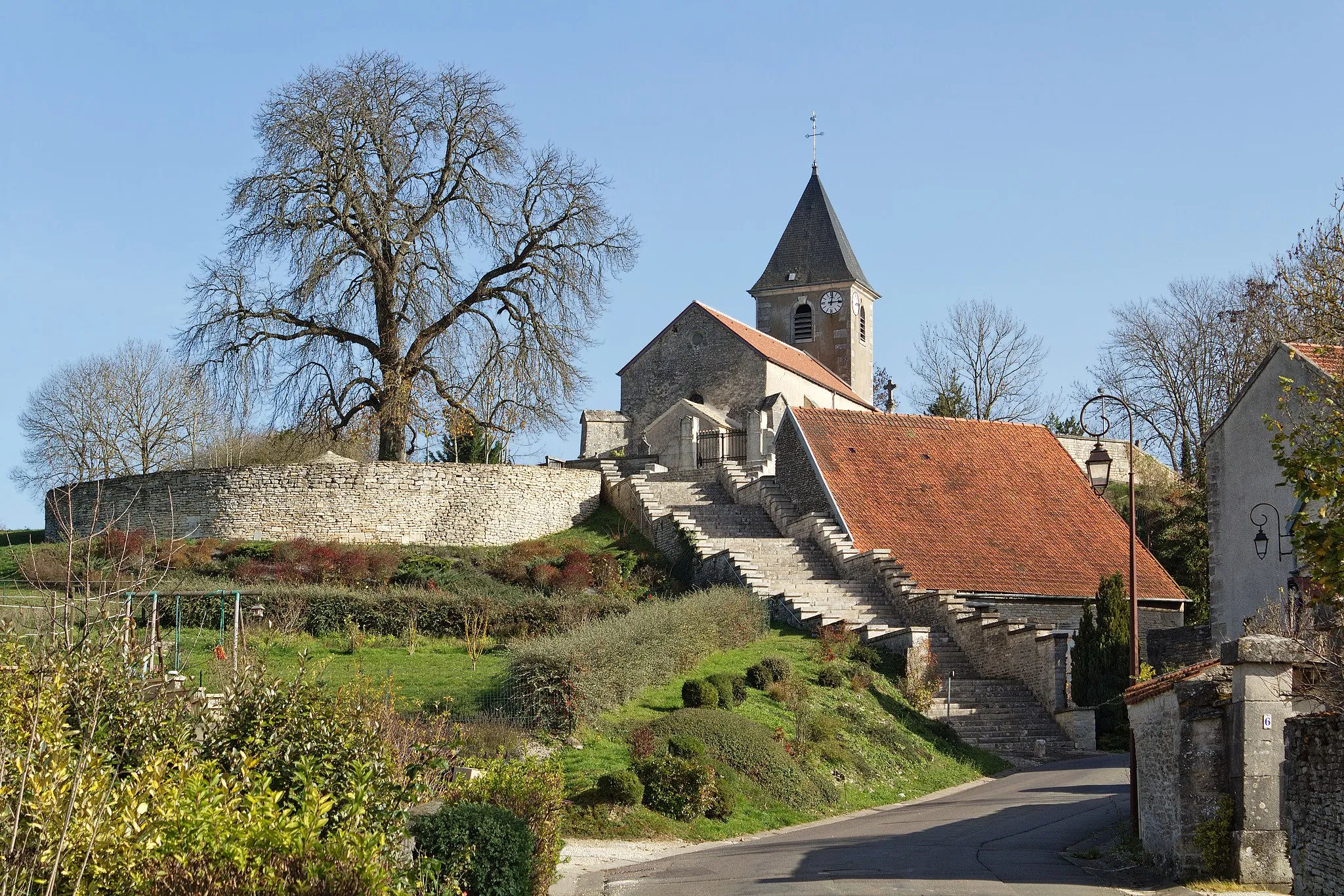 Photo showing: St Corneille's church in Diénay