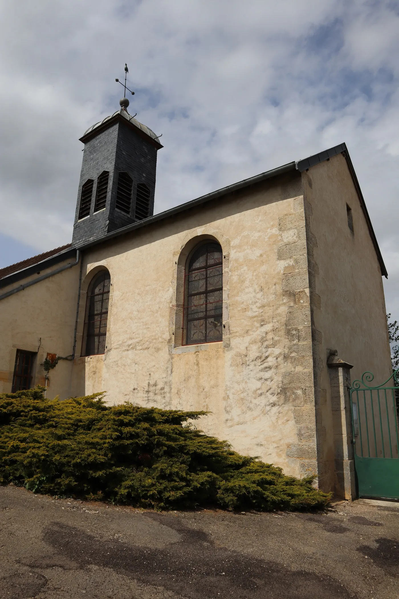 Photo showing: Église Saint-Pierre de Hauteville-lès-Dijon (21). Extérieur.