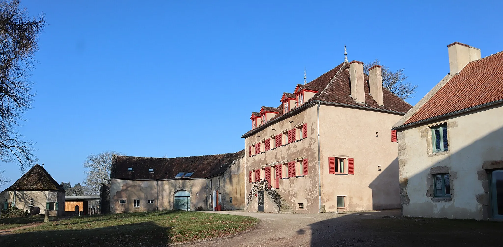 Photo showing: Maison du Parc naturel régional du Morvan à Saint-Brisson (58).