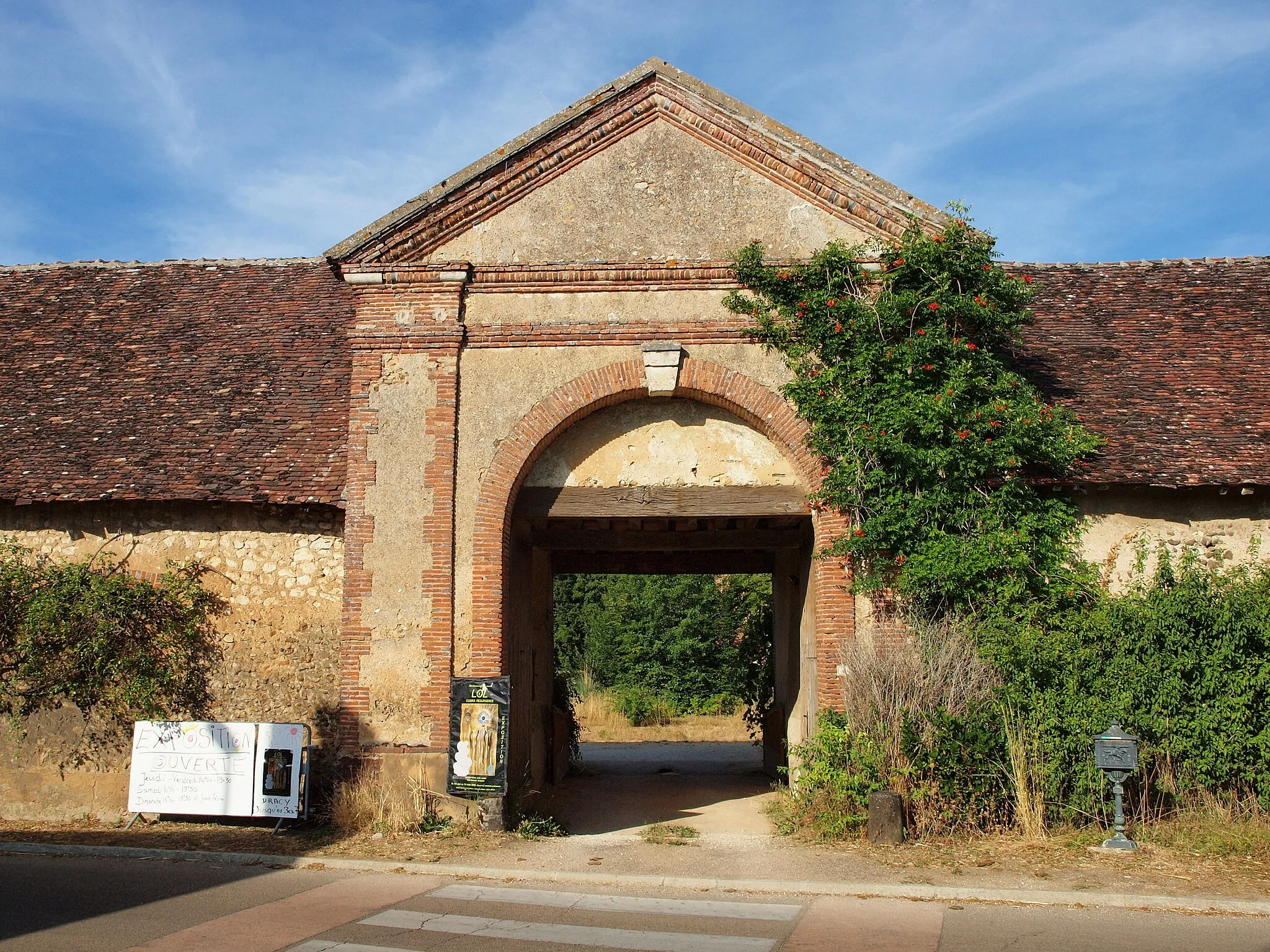 Photo showing: Dracy (Yonne, France)