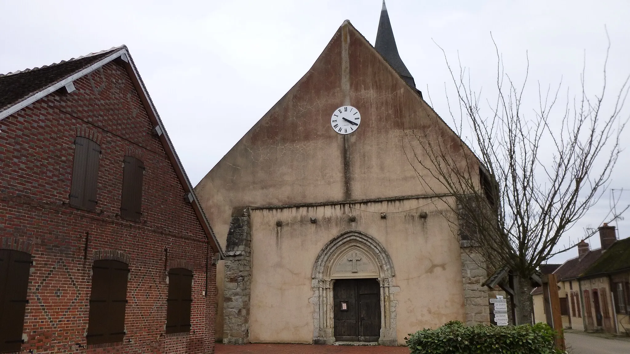 Photo showing: Perreux, Yonne, Burgundy, France. 
The church. View from the west.