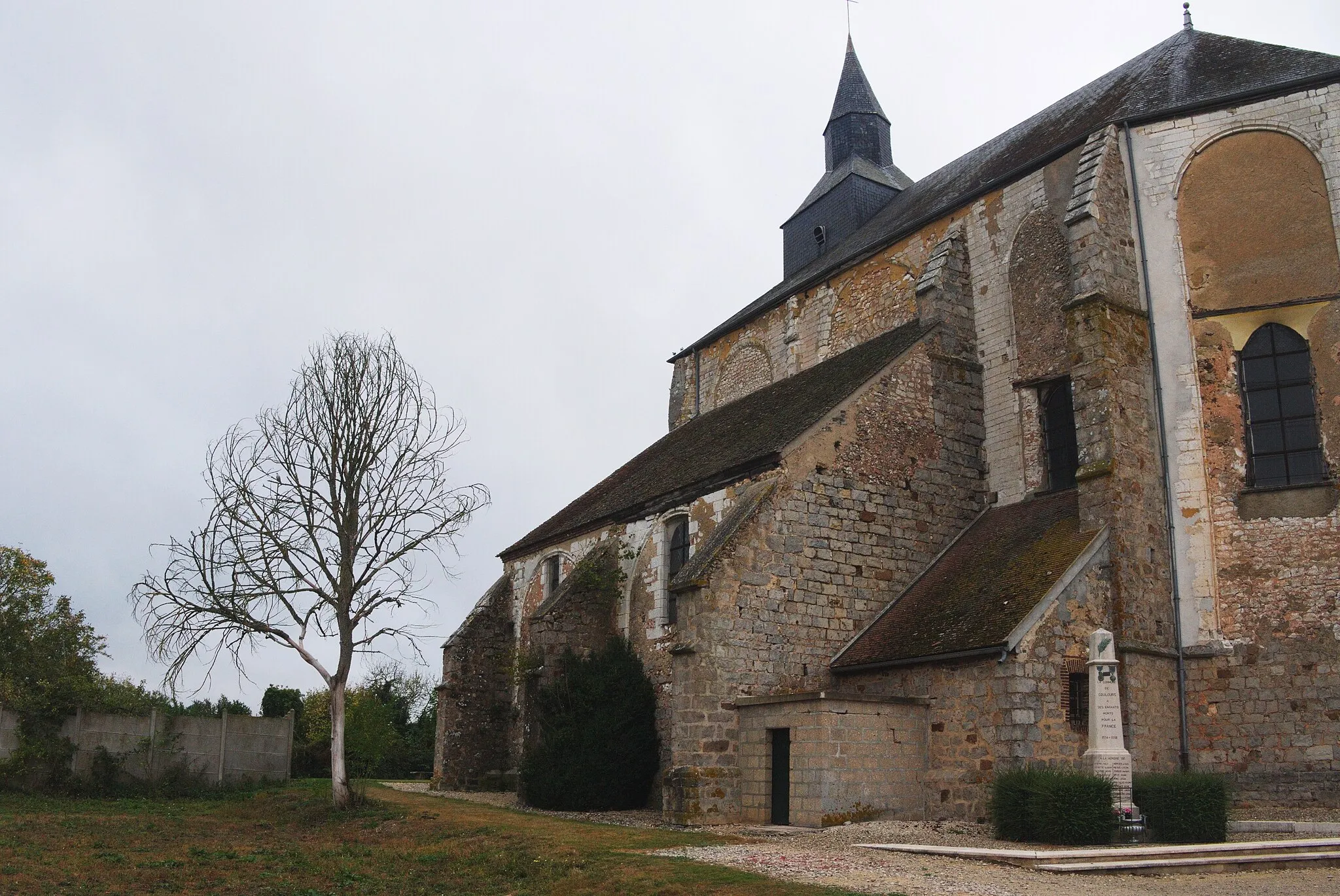 Photo showing: Church of Coulours (Yonne) (flickruser1banaan)