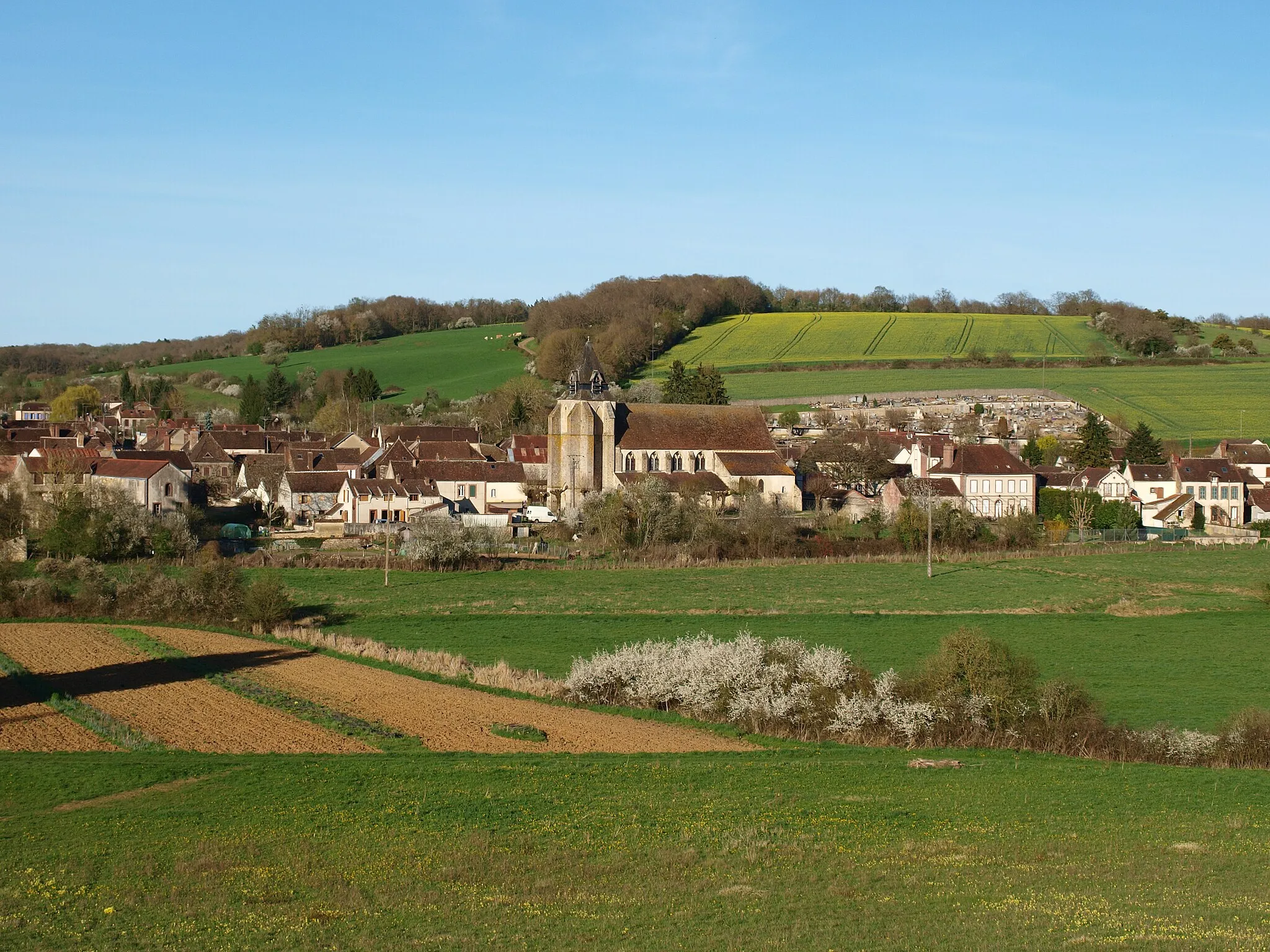 Photo showing: Dixmont (Yonne, France) ;