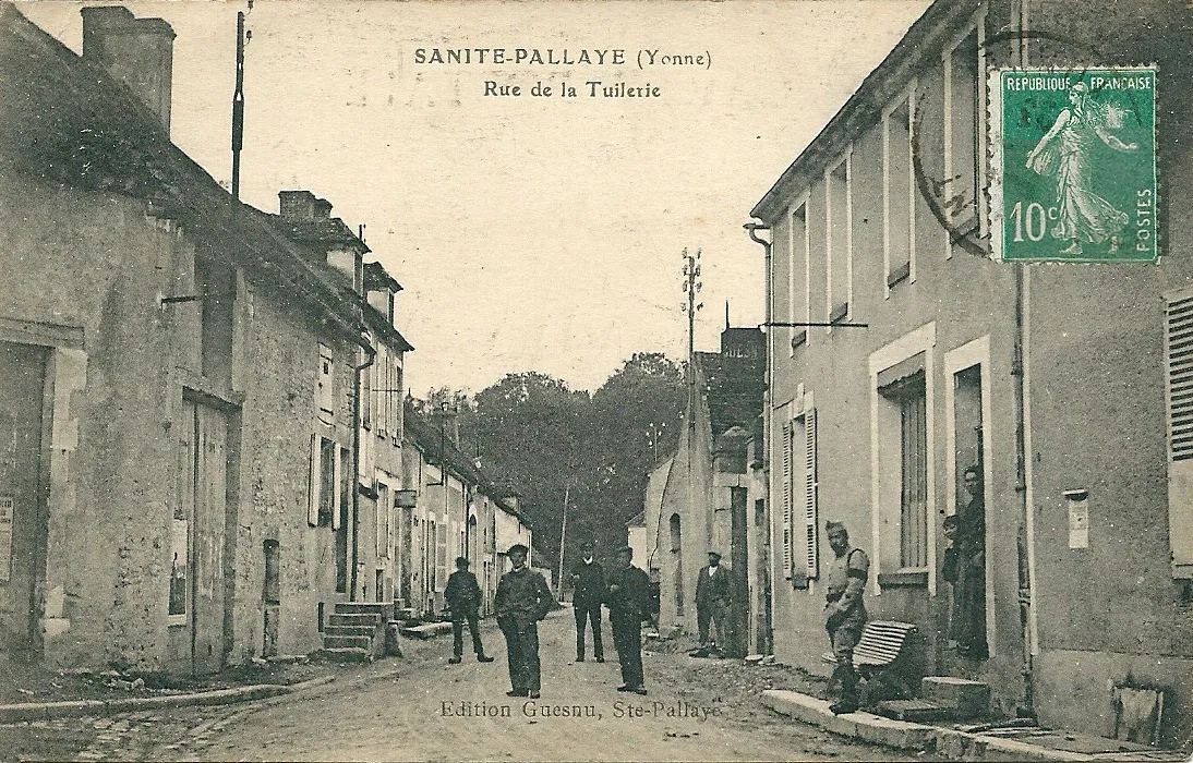 Photo showing: Sainte-Pallaye (Yonne) - rue de la Tuilerie - vers 1920