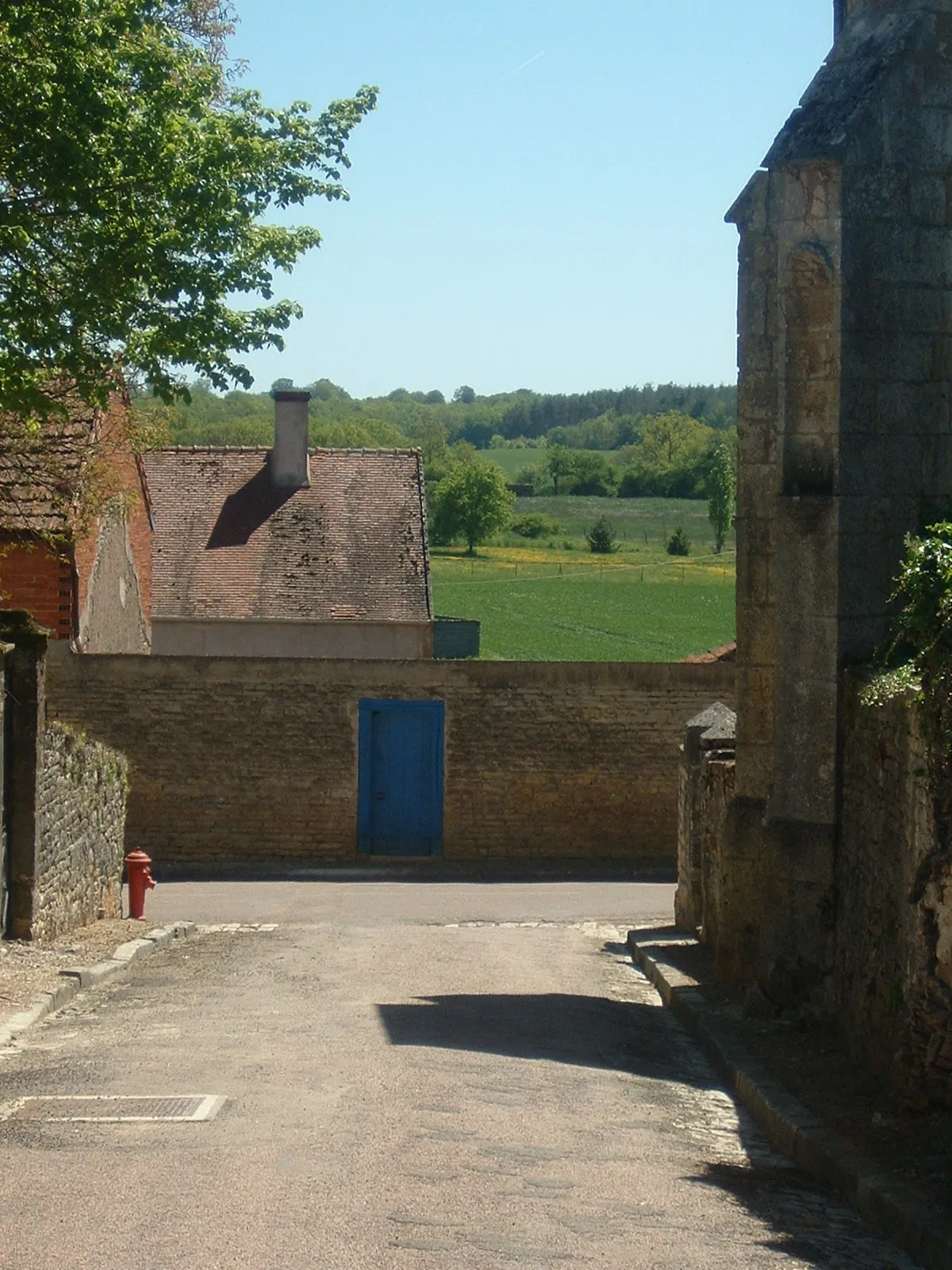 Photo showing: Châtel Gérard ..Rue de l'églse