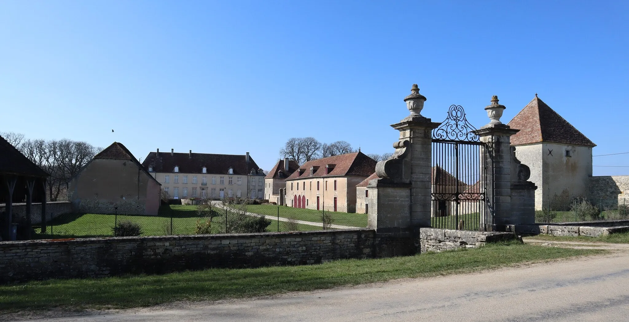 Photo showing: Château de Tanyot à Tanay (21).