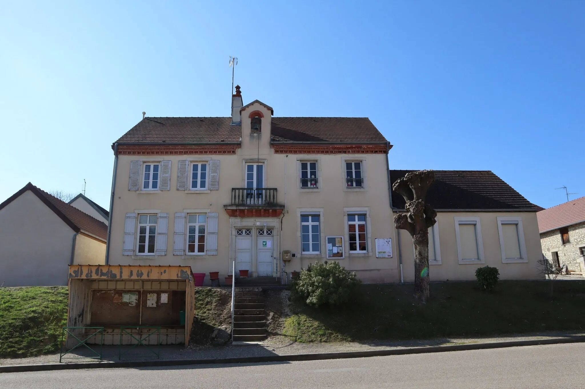 Photo showing: Mairie de Cuiserey (21).