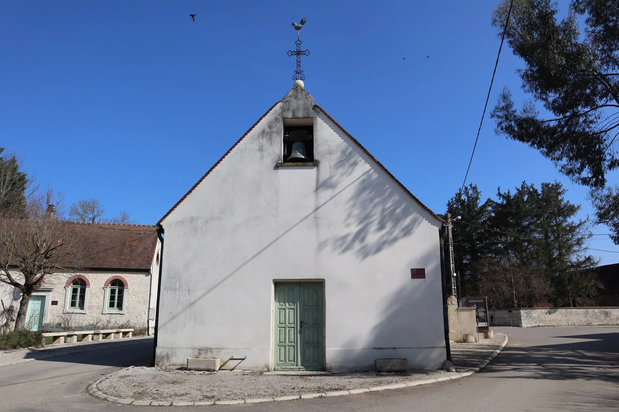 Photo showing: Façade occidentale de l'église de l'Assomption à Marandeuil (21).