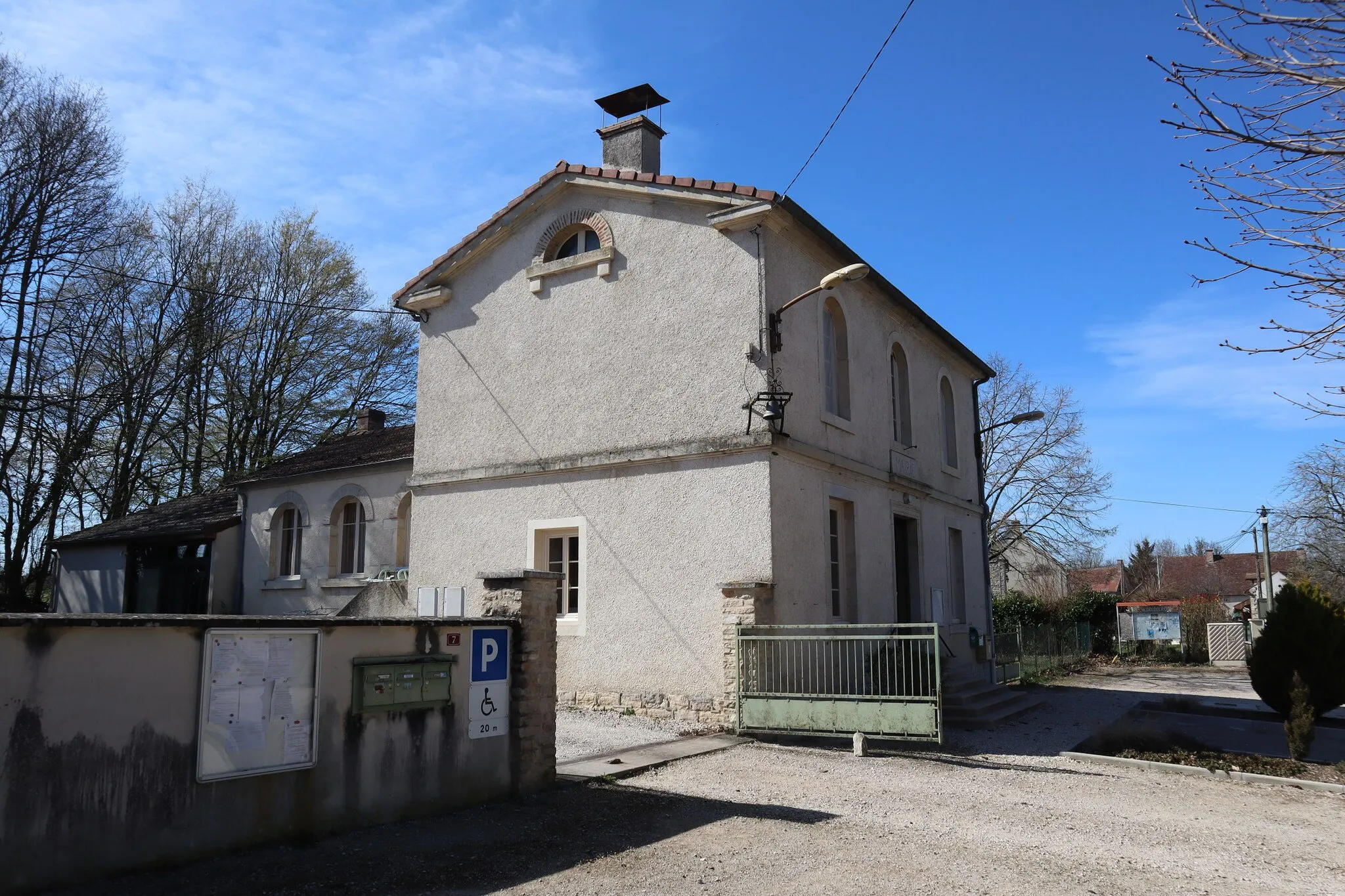 Photo showing: Mairie de Tart-l'Abbaye (21).