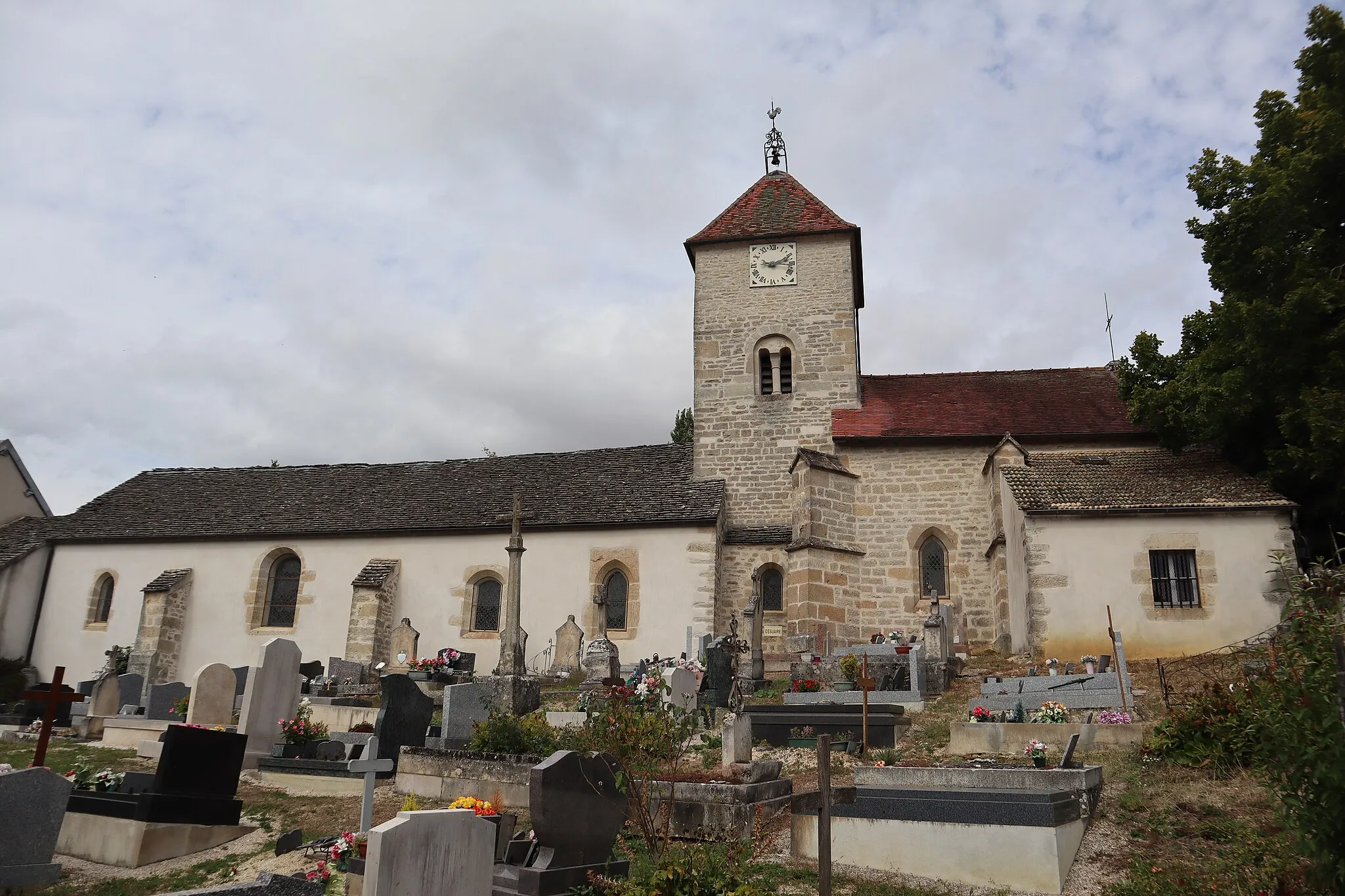 Photo showing: Extérieur de l'église Saint-Philibert à Trouhaut (21).