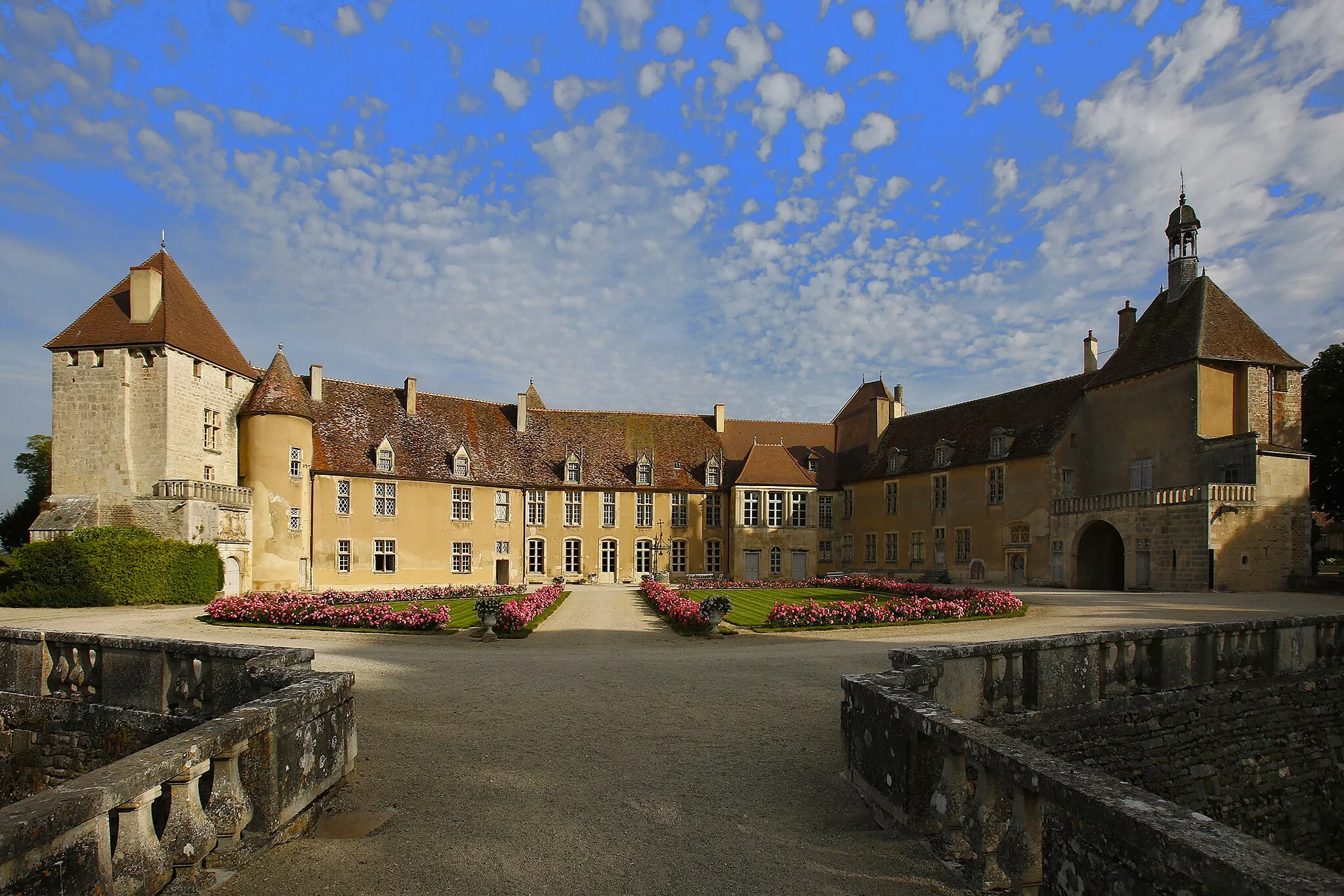 Photo showing: Château d'Epoisses - Vue de la cour d'honneur