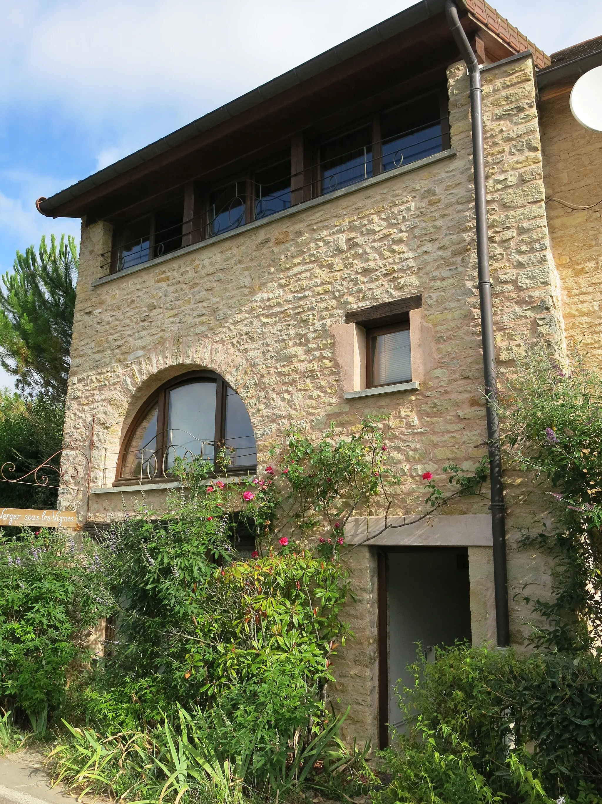 Photo showing: Villeferry - Le Verger sous les Vignes (Côte d'Or, France).