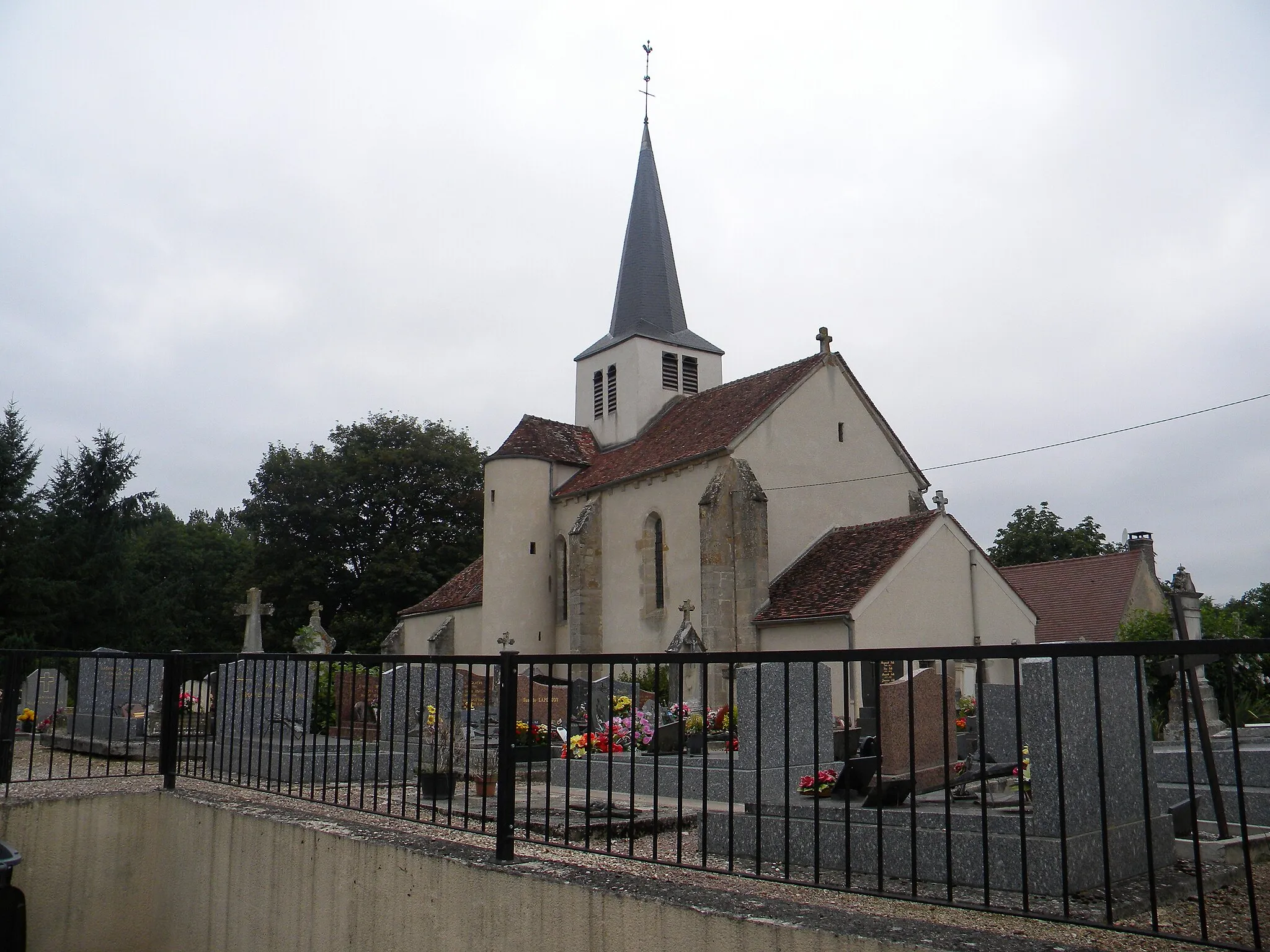 Photo showing: Saint-Euphrône Église Saint-Clément