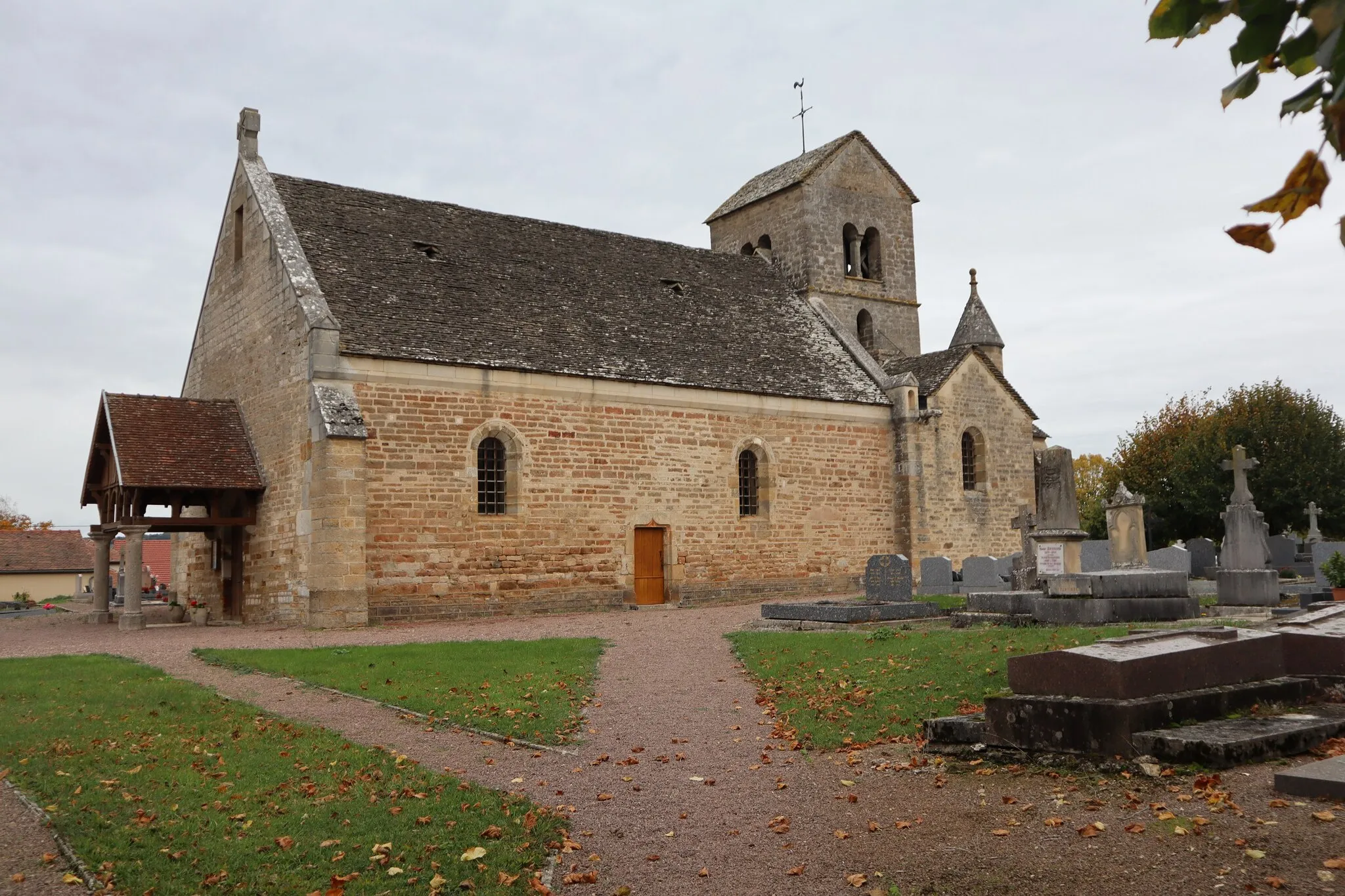 Photo showing: Extérieur de l'église Saint-Cyr-et-Sainte-Julitte de Clamerey (21).