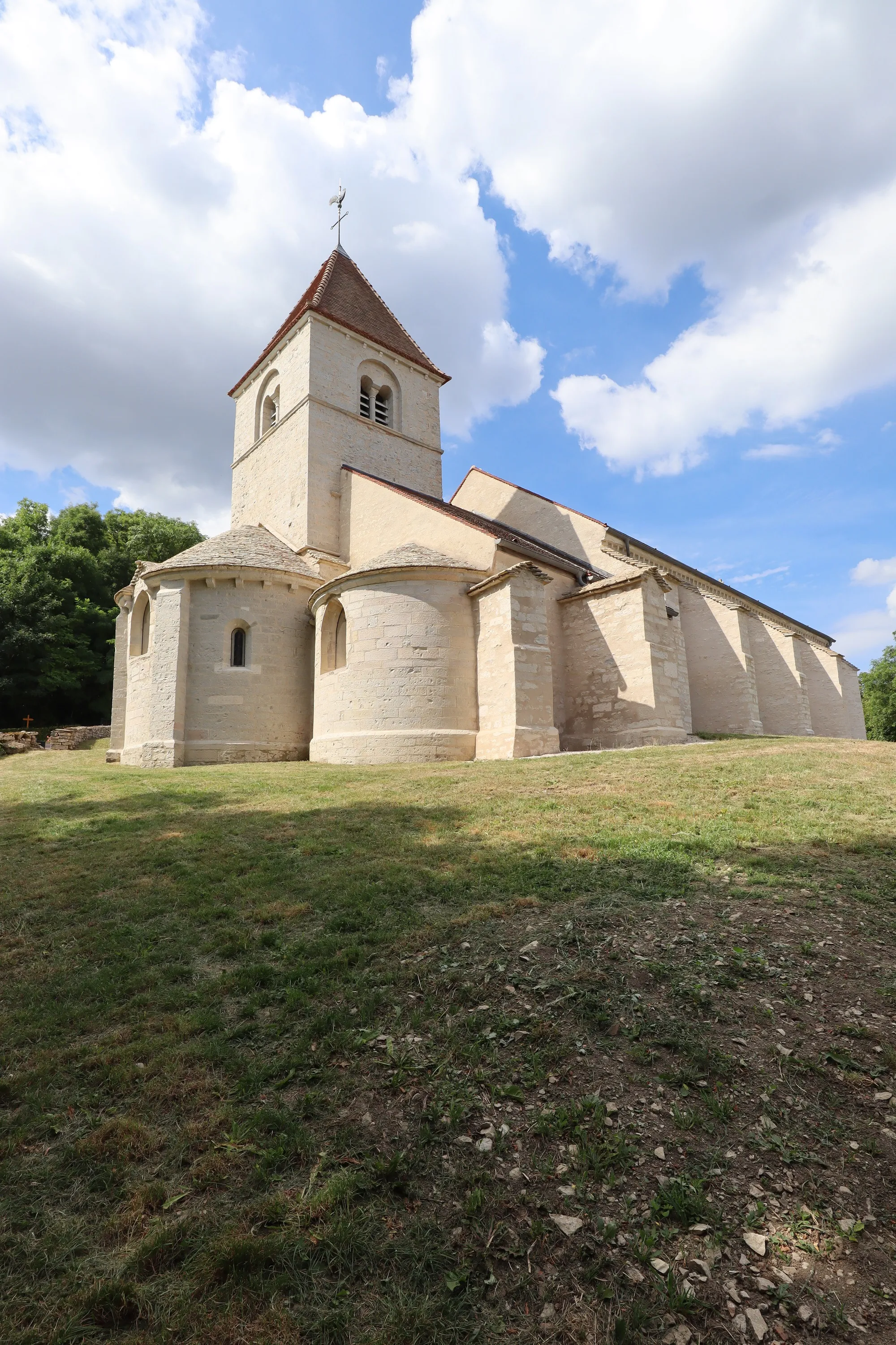 Photo showing: Extérieur de l'église Saint-Saturnin de Reulle-Vergy (Côte-d'Or).