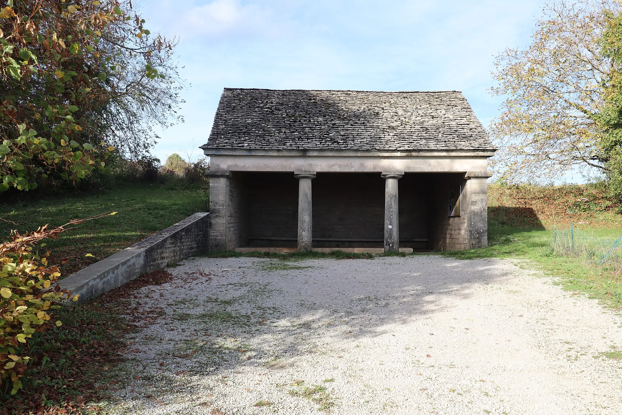 Photo showing: Lavoir de Fussey (Côte-d'Or).