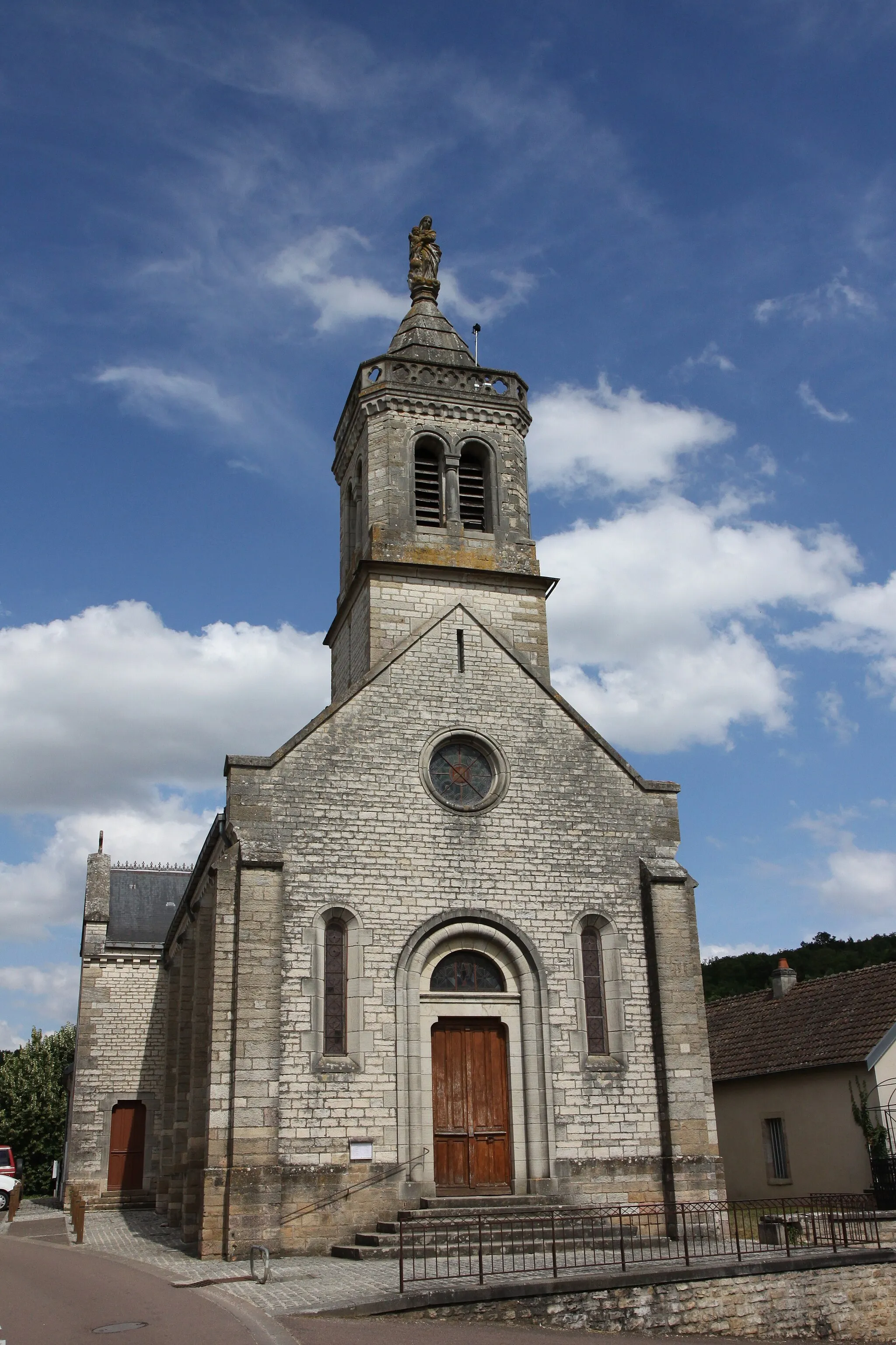 Photo showing: .Vue de la commune de Sainte Marie sur Ouche.