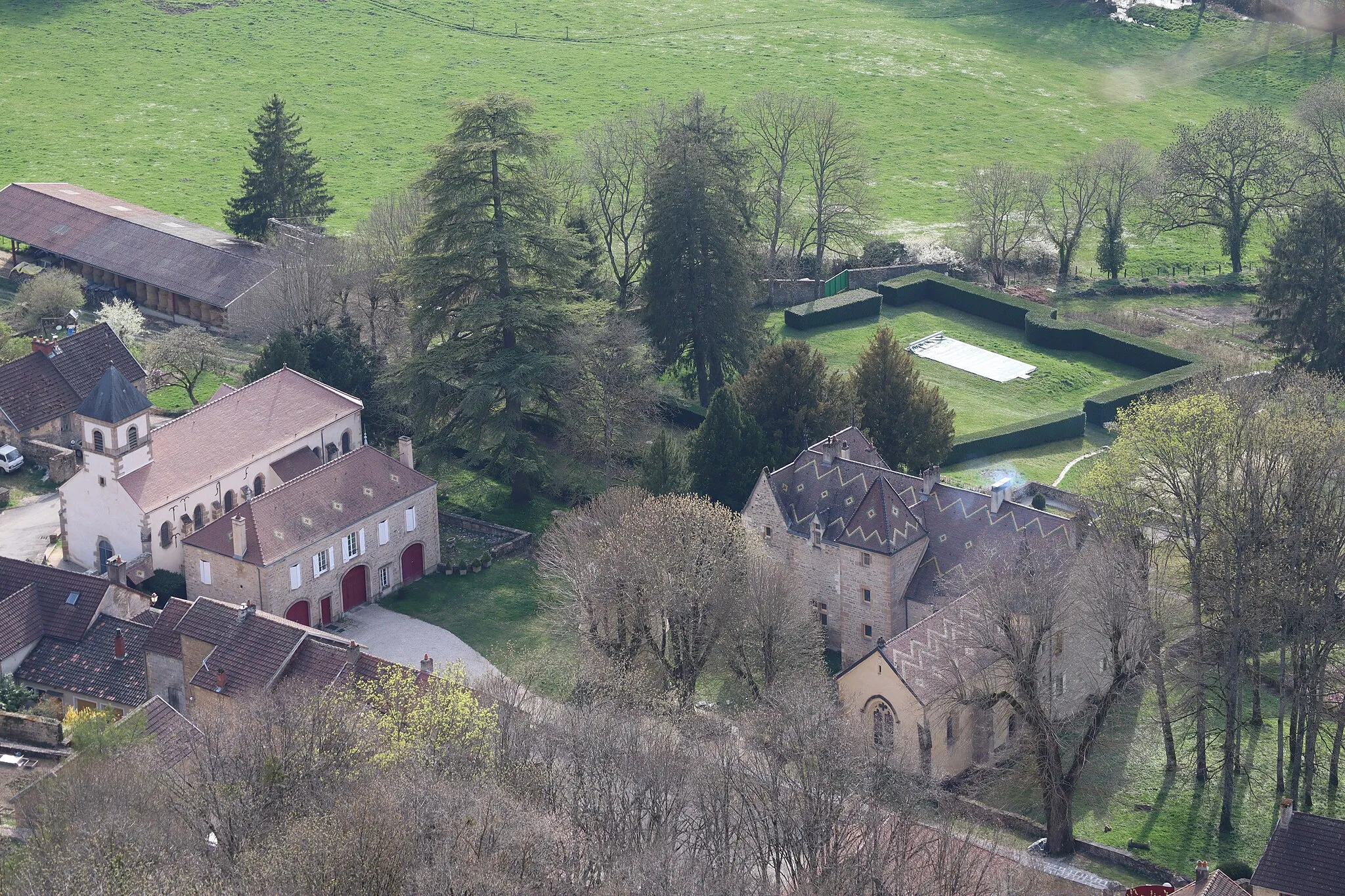 Photo showing: Église Saint-Martin et prieuré de Baulme-la-Roche (21).