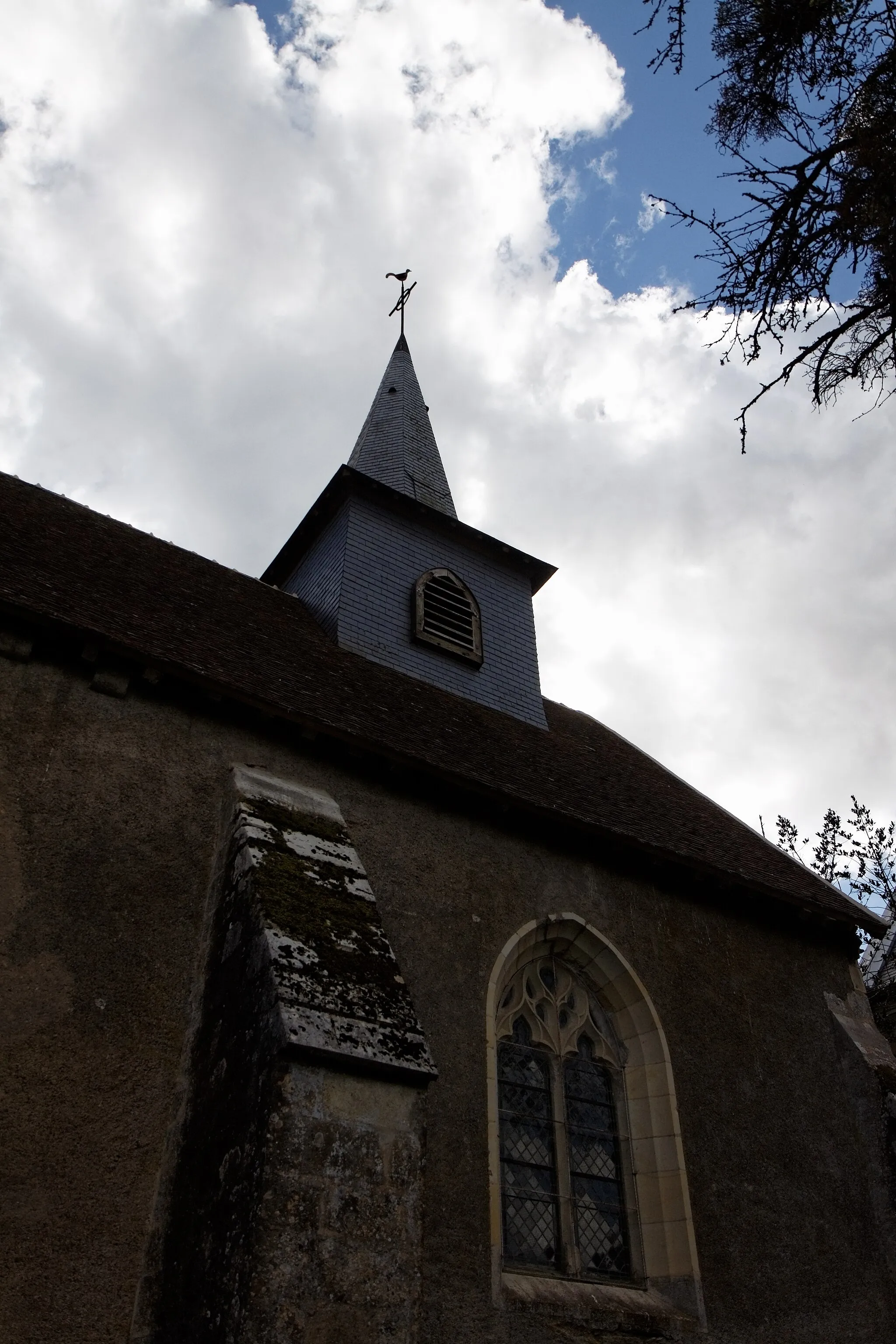 Photo showing: Vue de l'église de Sainte-Colombe des Bois.