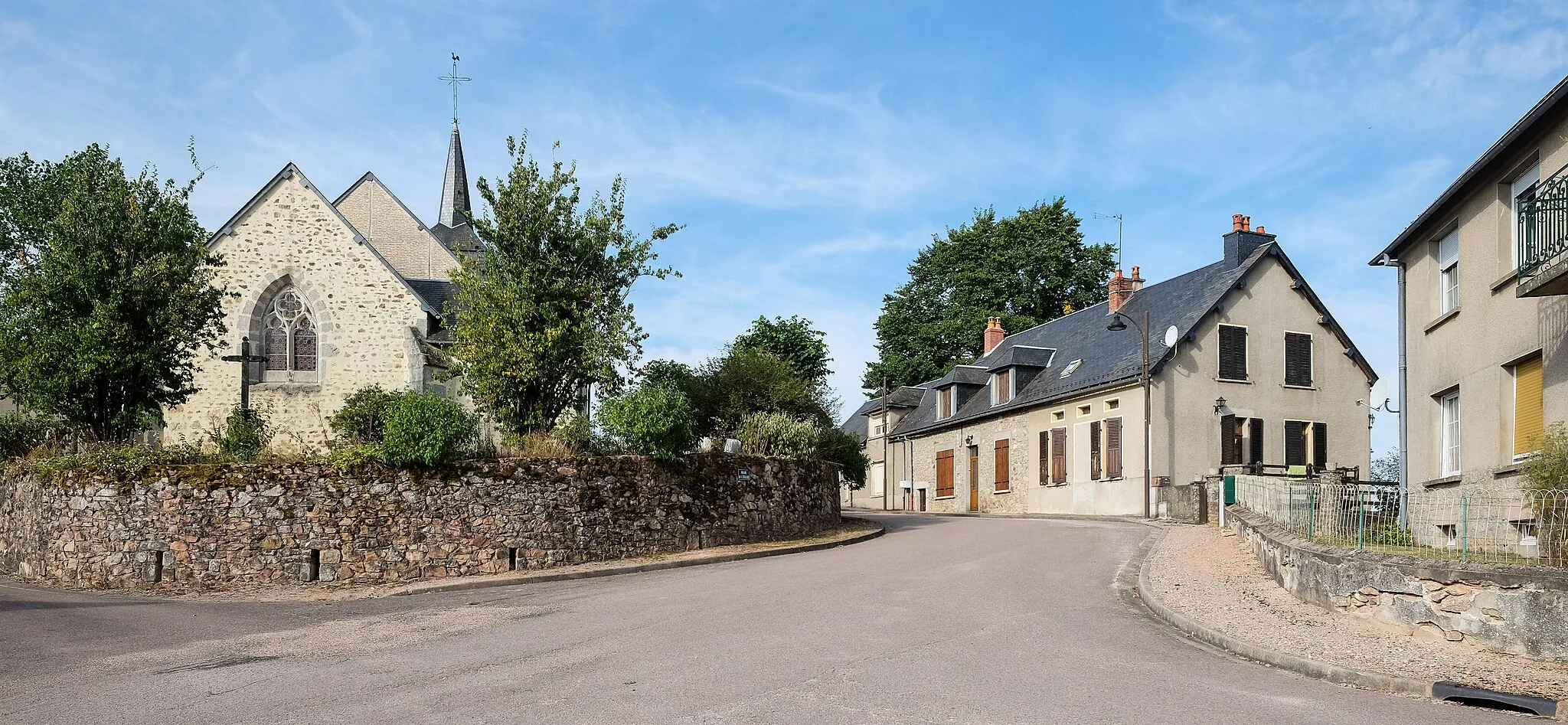 Photo showing: Rue de l'Église, Planchez, Département Nièvre, Bourgogne-Franche-Comté, France