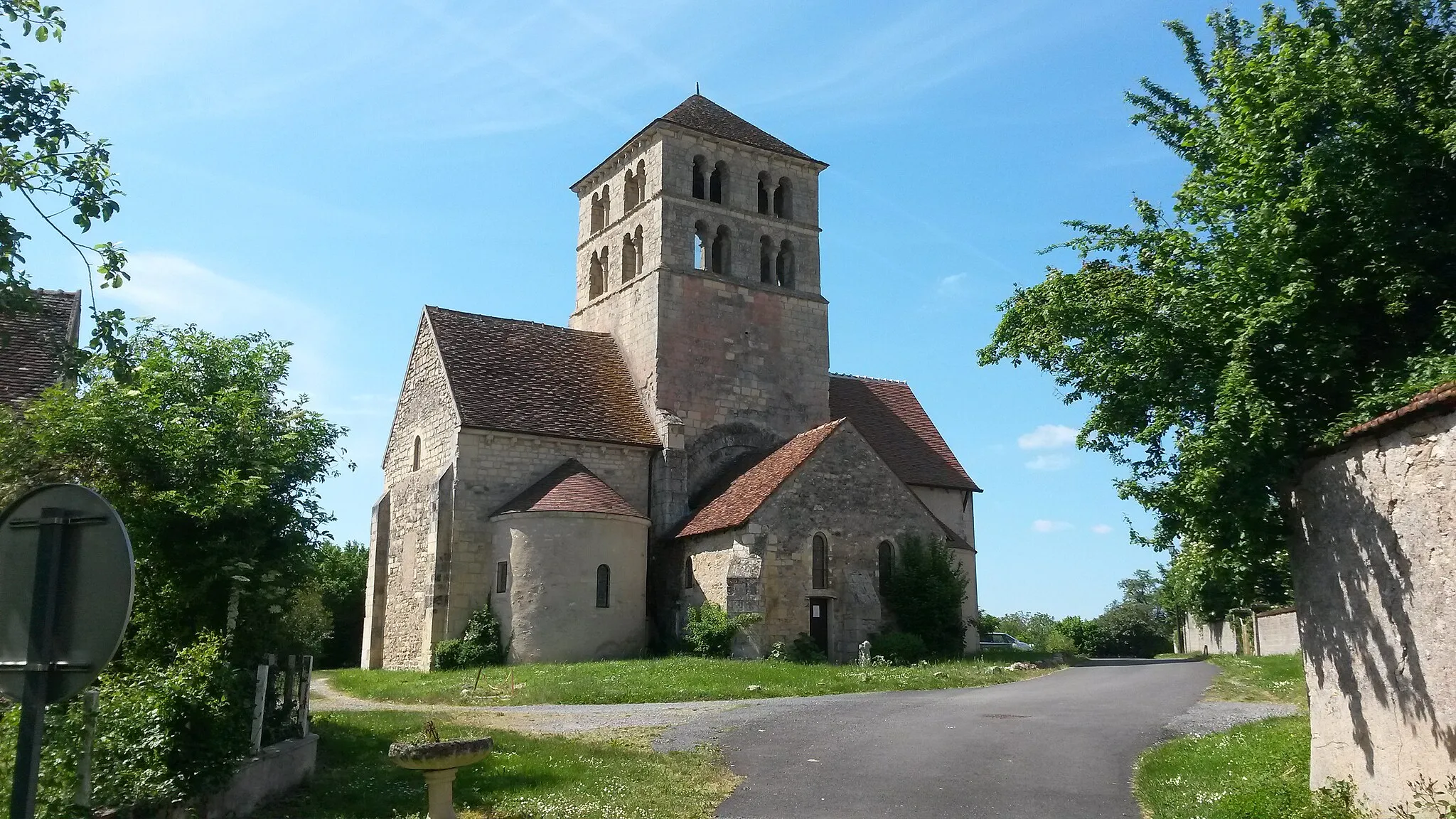 Photo showing: Béard (église Saint-Laurent)