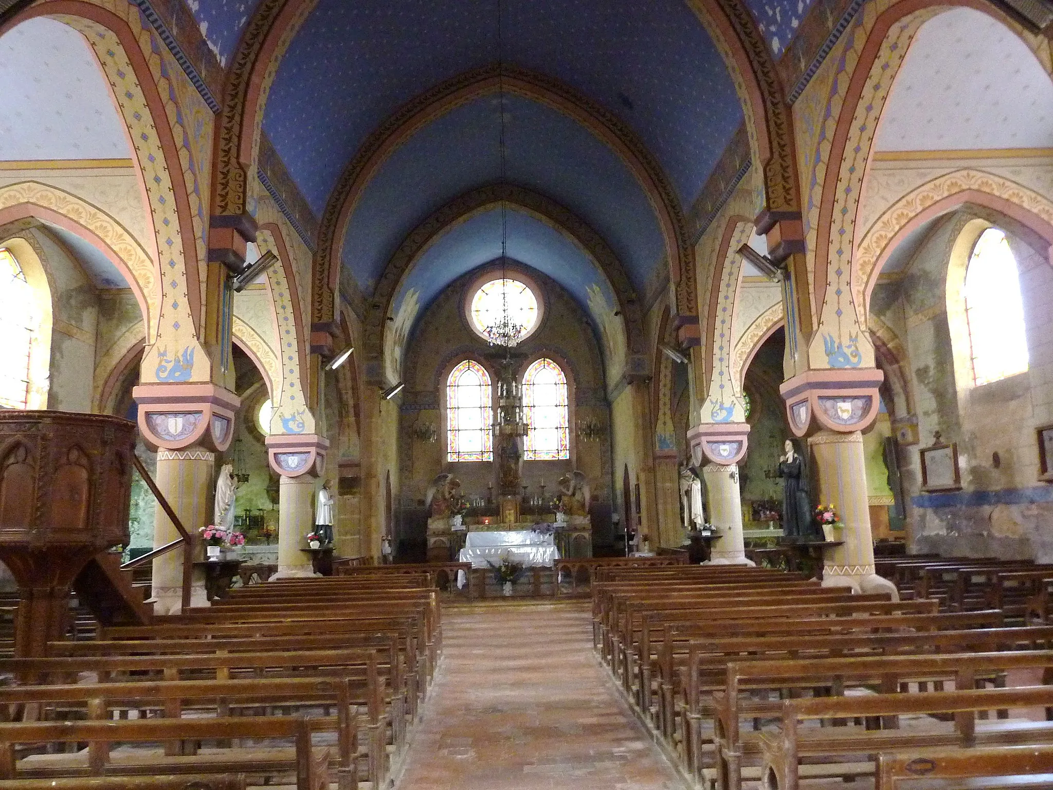 Photo showing: Larochemillay (Nièvre) : l'église paroissiale Saint-Pierre, vue intérieure