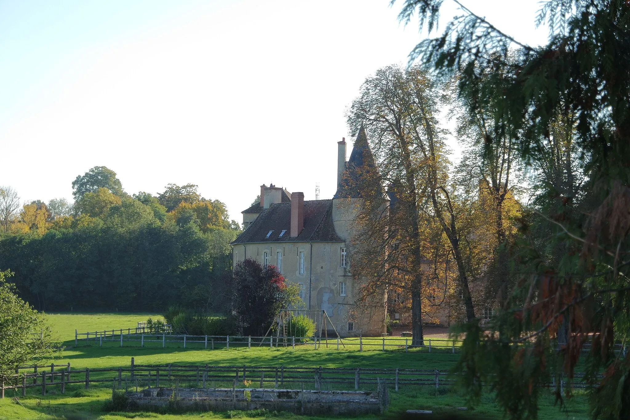 Photo showing: Château de Vandenesse, Nièvre, France.