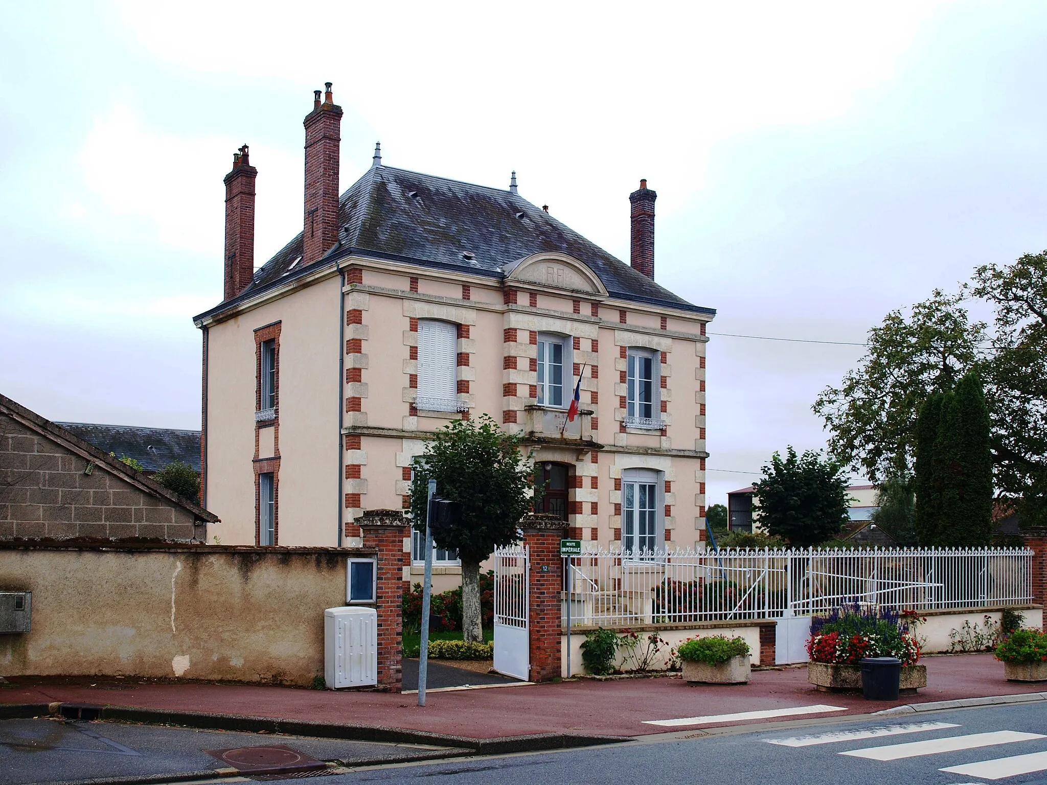 Photo showing: Thou (Loiret, France) ; mairie.