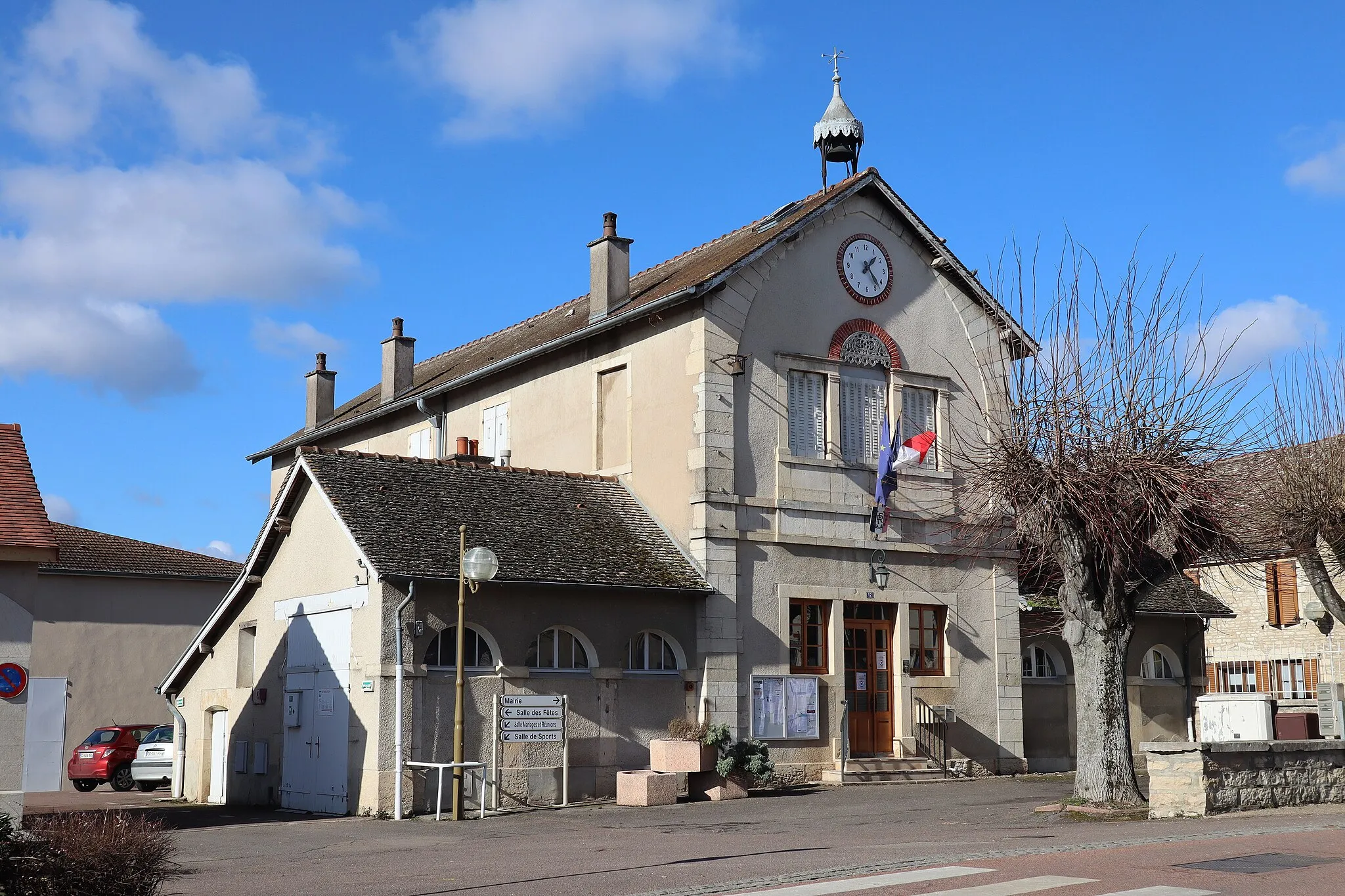 Photo showing: Mairie de Bligny-lèsBeaune (21).