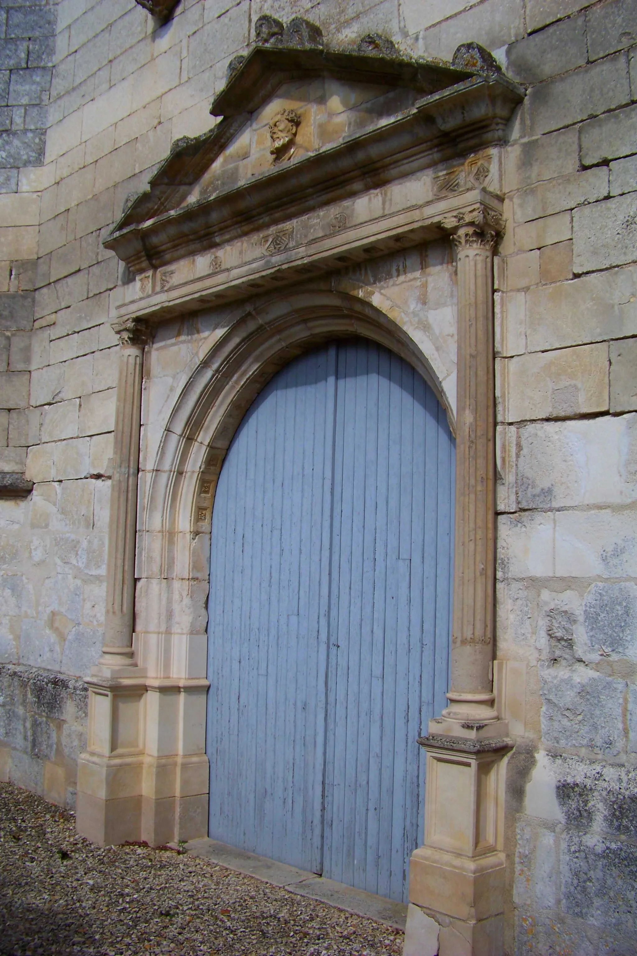 Photo showing: Église Saint-Martin de Vincelottes, portail ouest