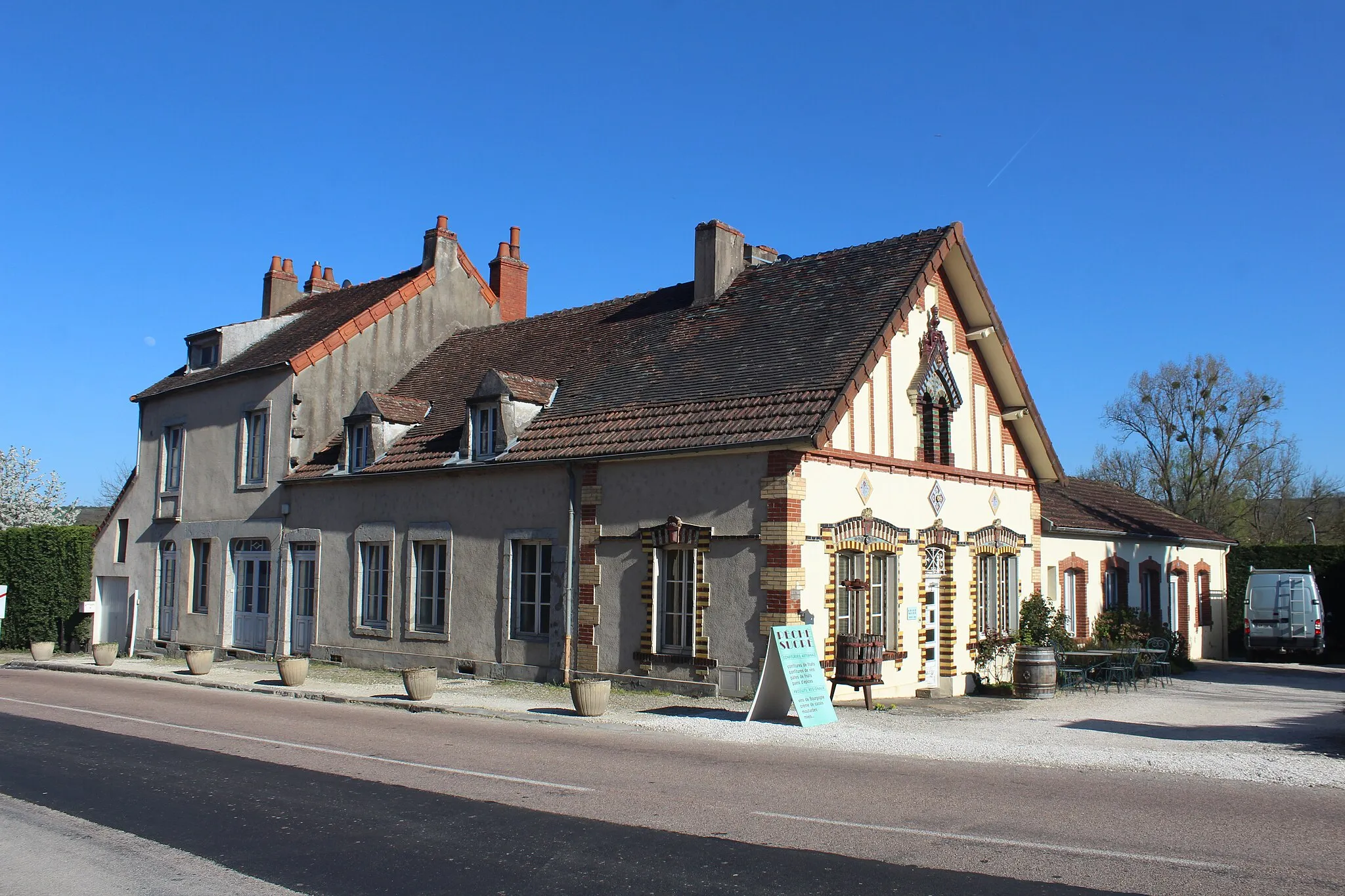 Photo showing: Tuilerie Perrusson-Desfontaines, Saint-Léger-sur-Dheune.